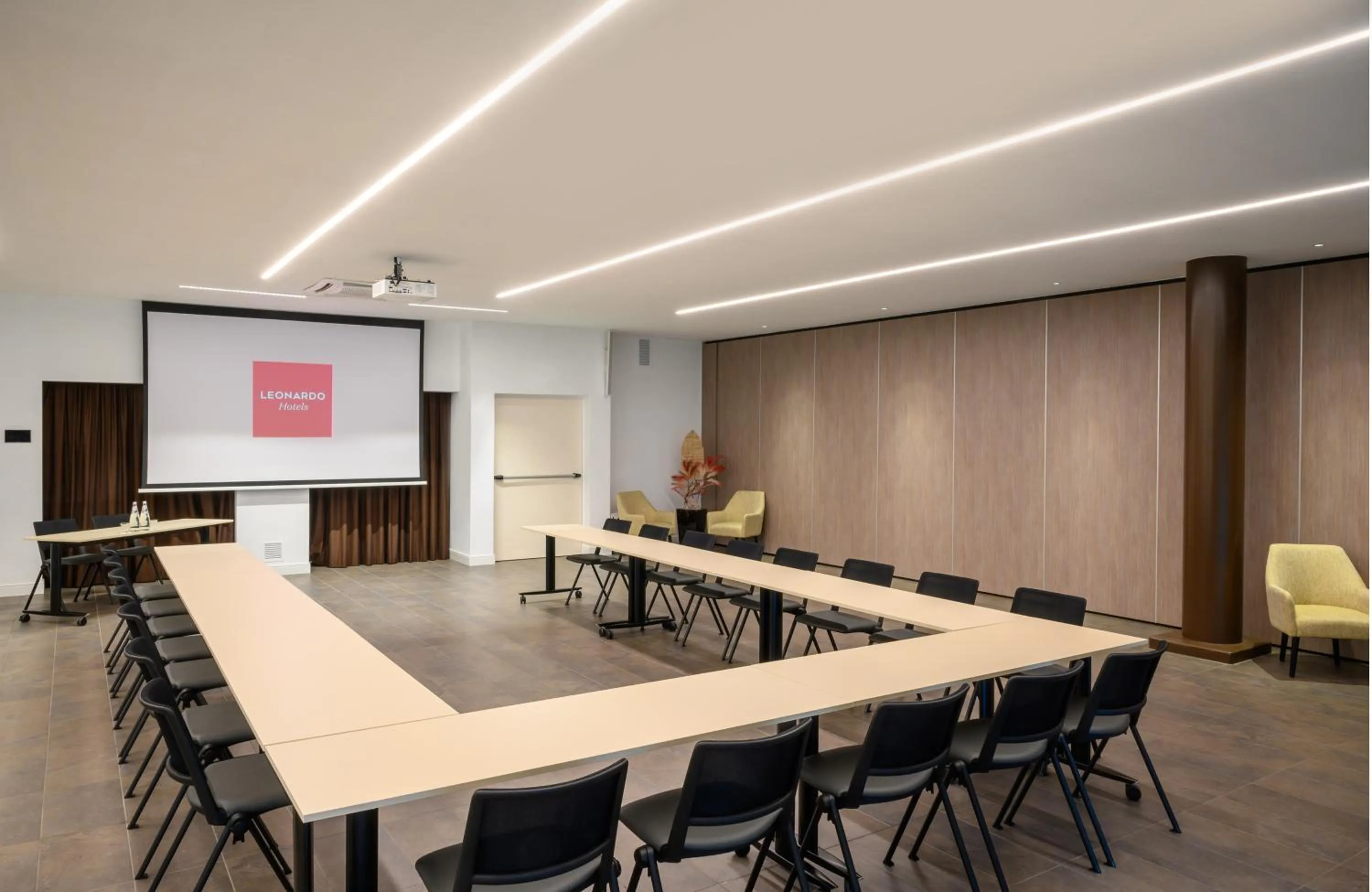 Meeting/conference room in Leonardo Hotel Lago di Garda - Wellness and Spa