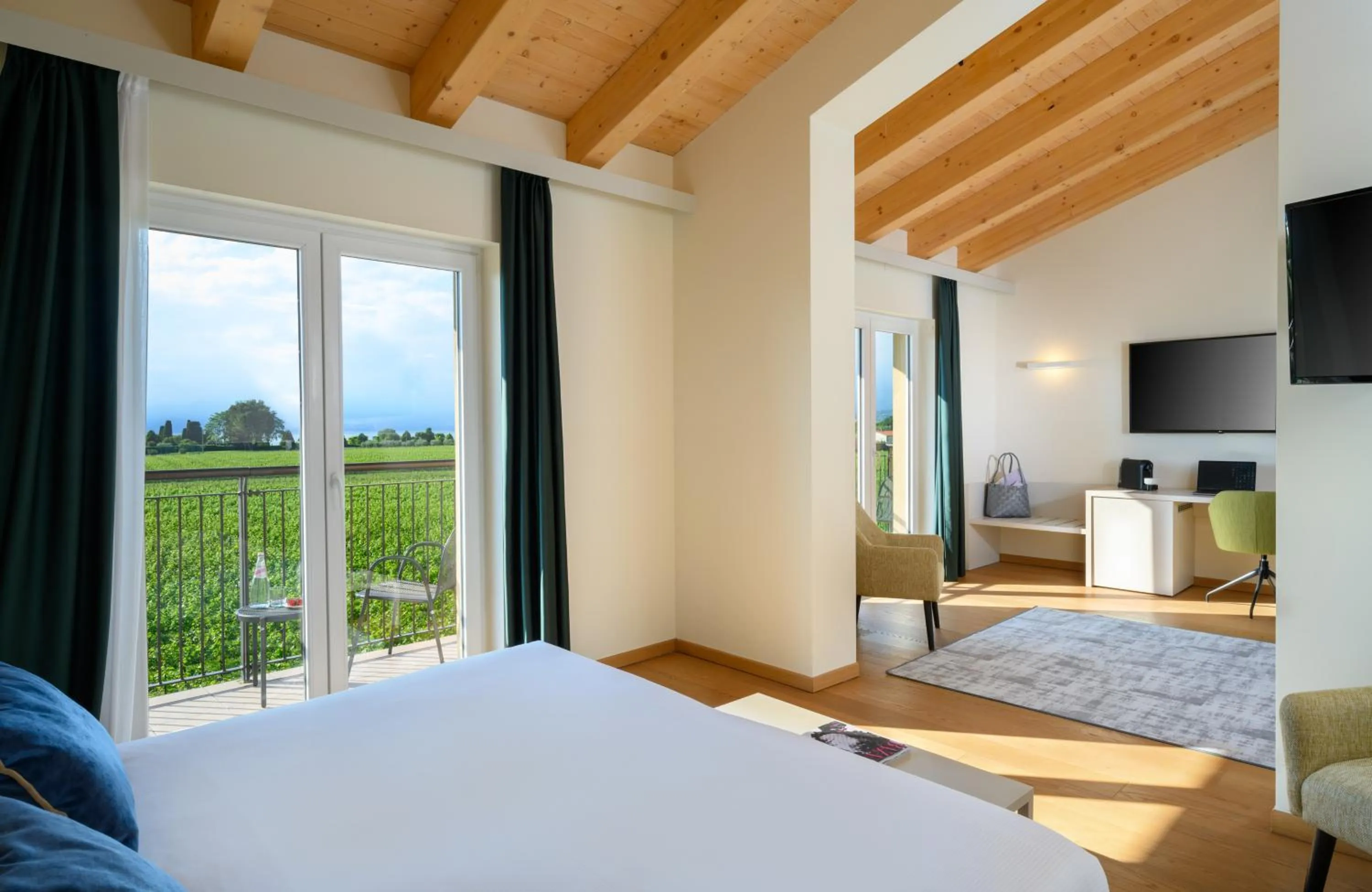 Bed in Leonardo Hotel Lago di Garda - Wellness and Spa