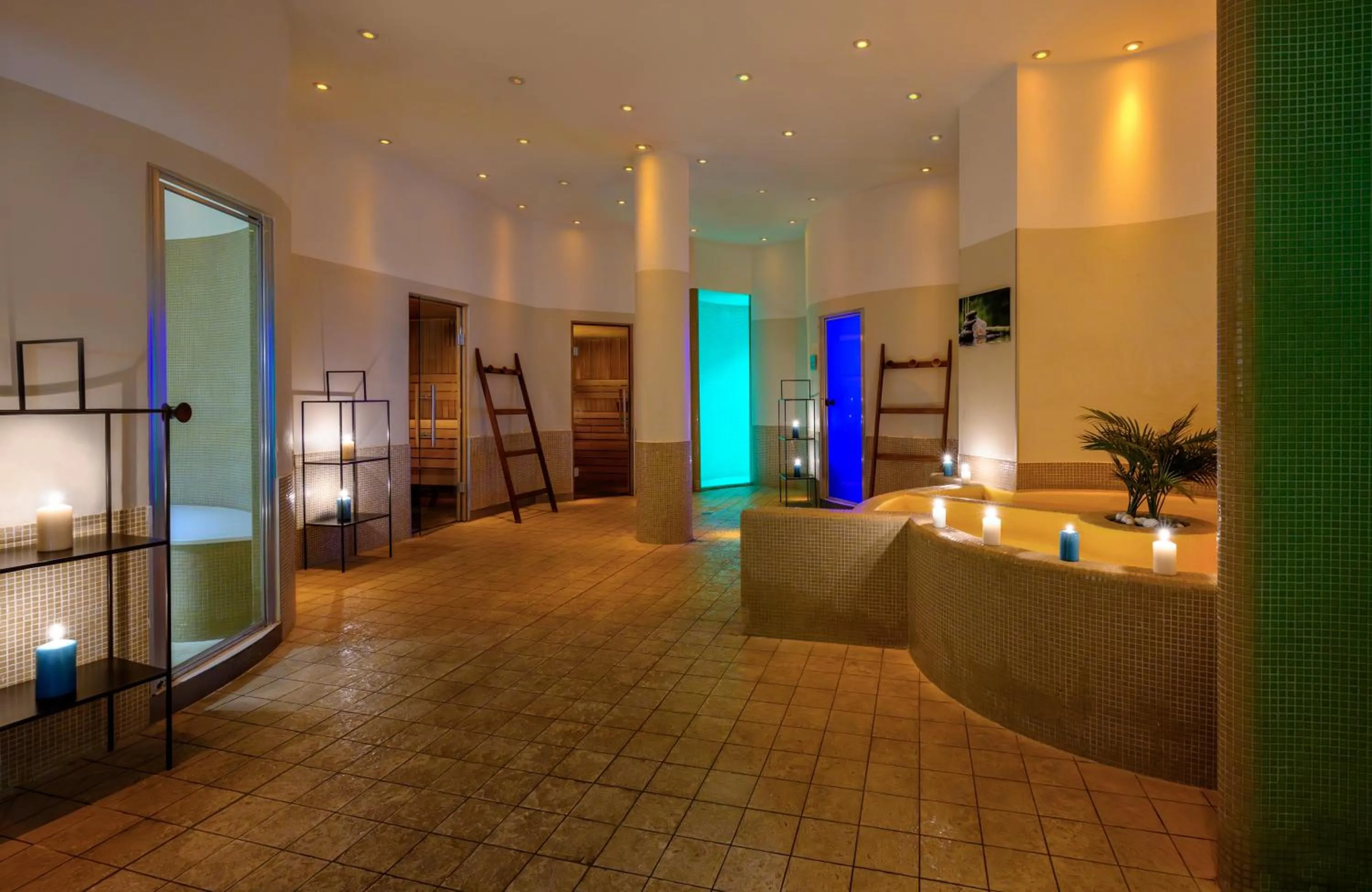 Spa and wellness centre/facilities in Leonardo Hotel Lago di Garda - Wellness and Spa