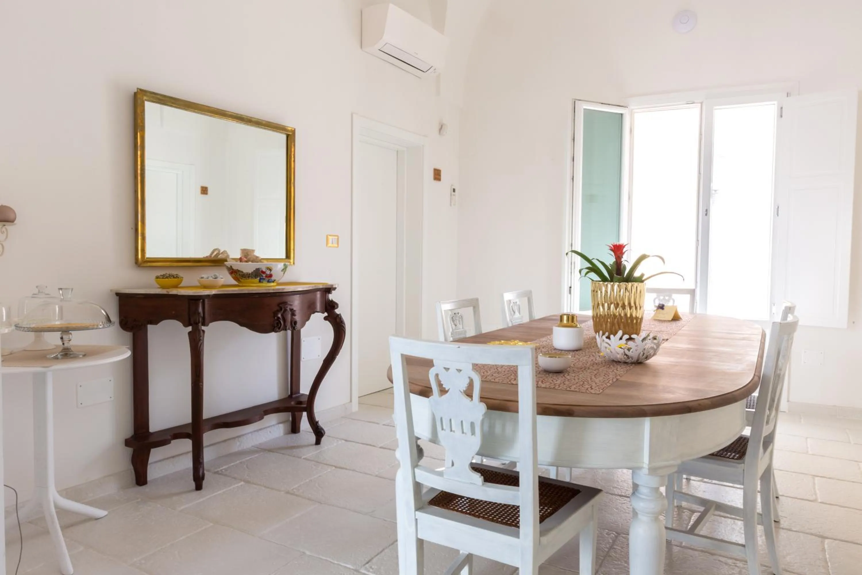 Seating area in La Loggetta