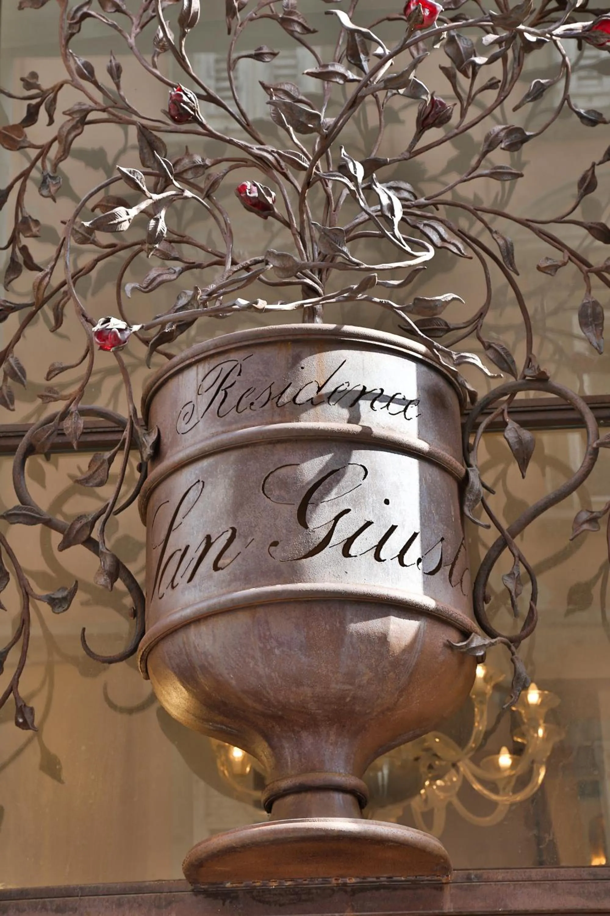 Decorative detail in Residence San Giusto