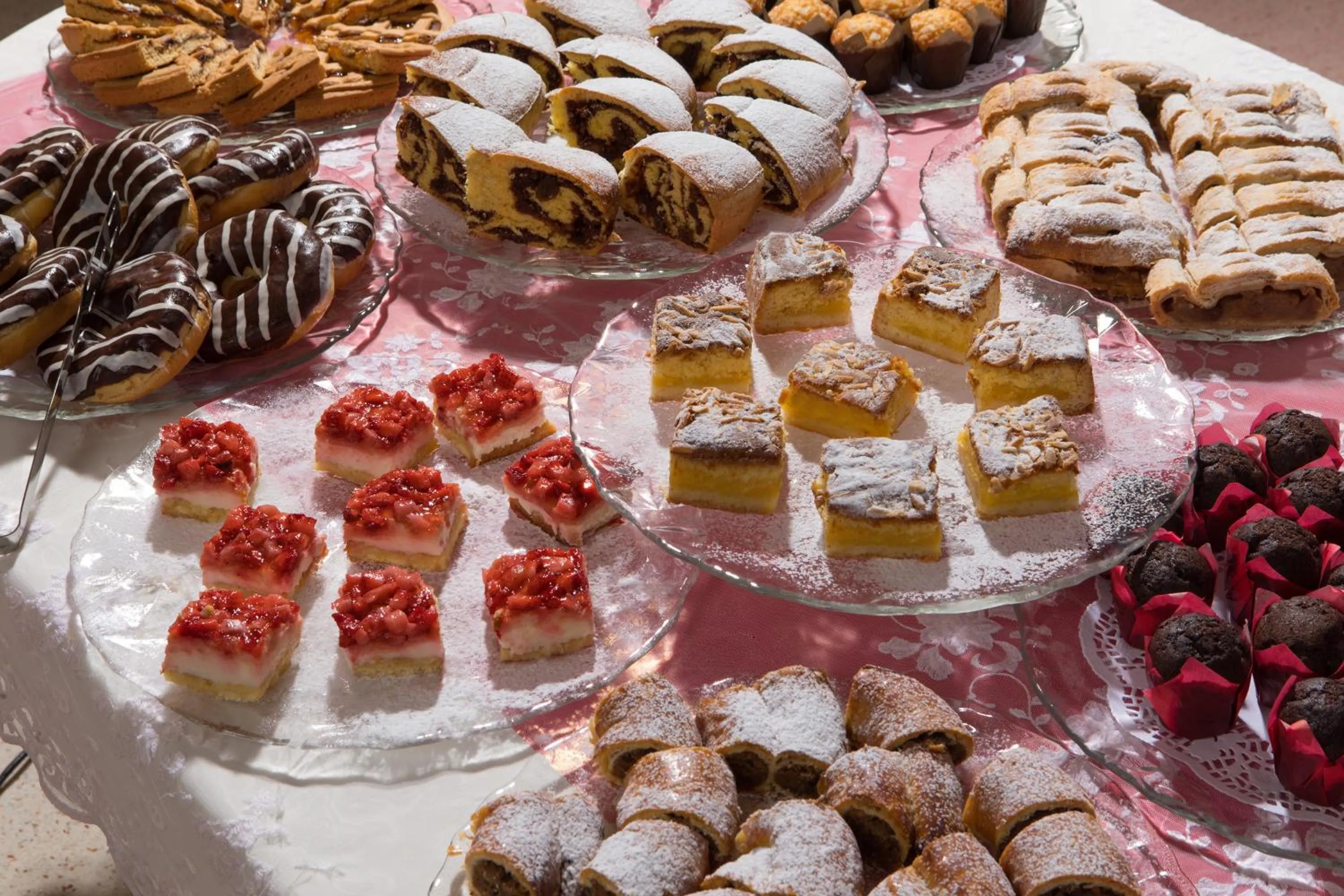 Buffet breakfast in Residence San Giusto