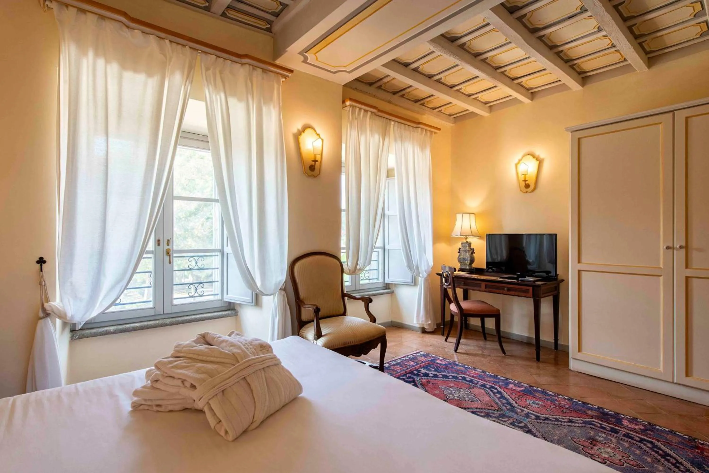 Photo of the whole room, Bed in Hotel Terme di Stigliano