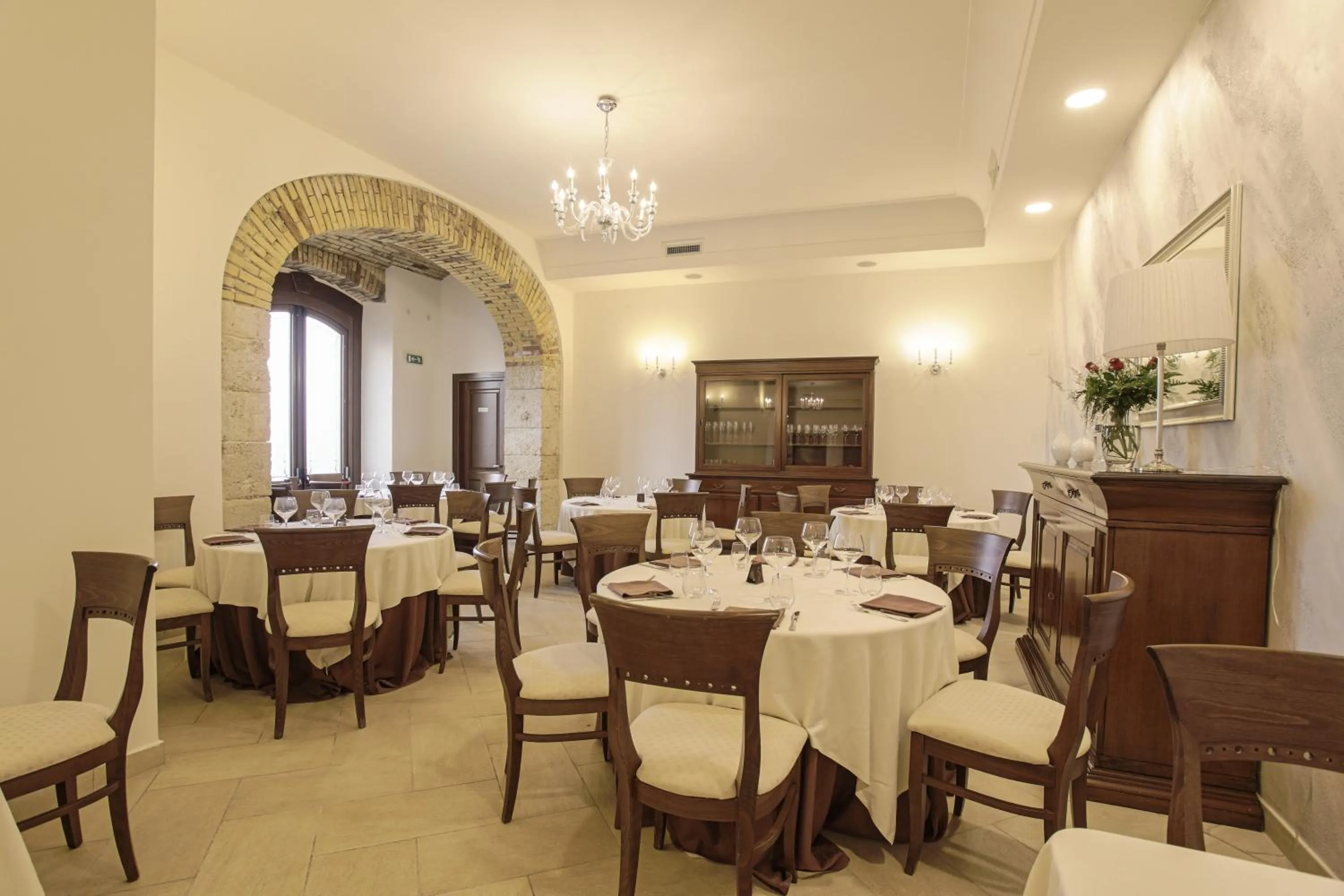 Restaurant/places to eat in Relais Villa Giuliana