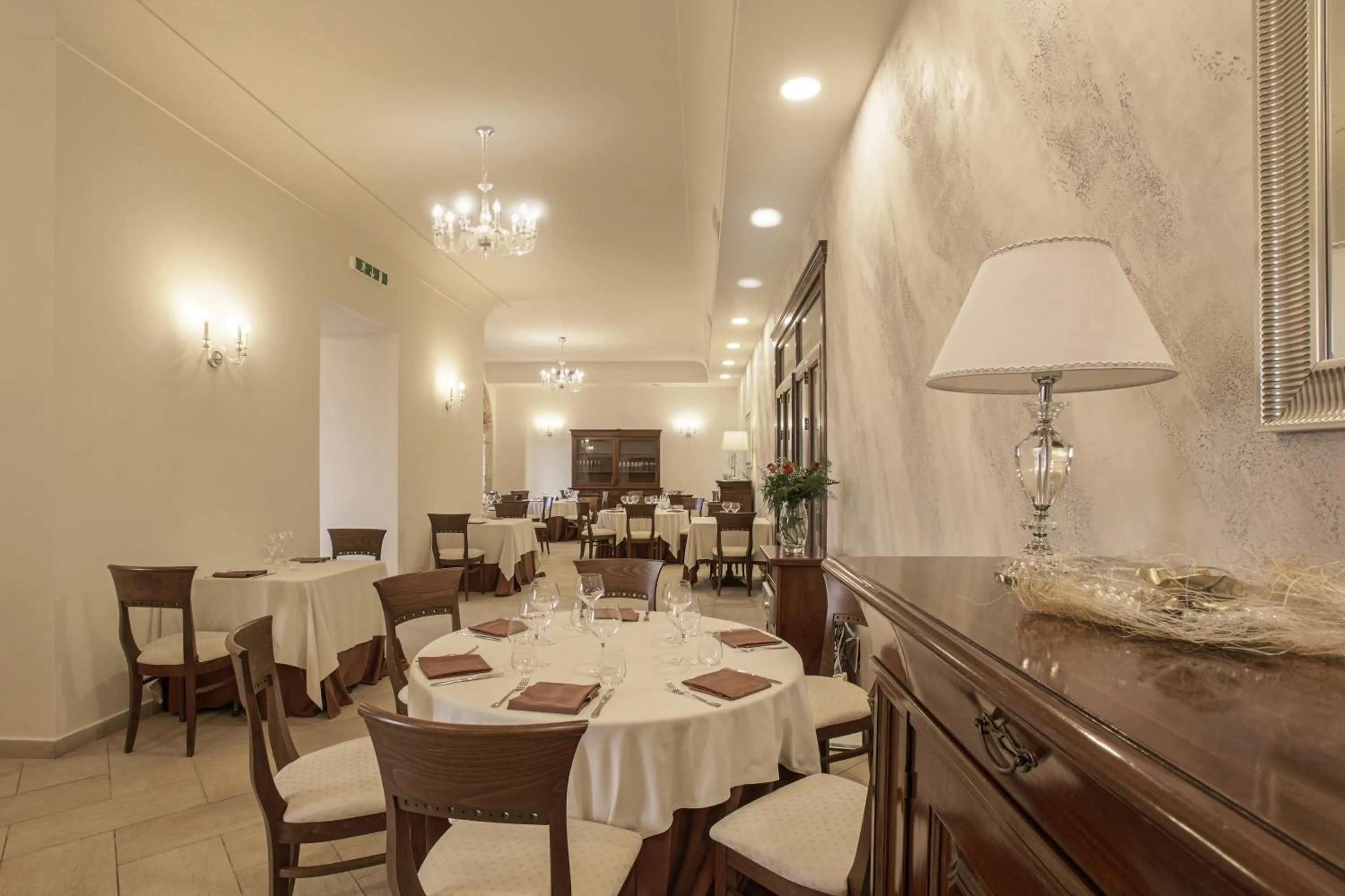 Restaurant/places to eat in Relais Villa Giuliana