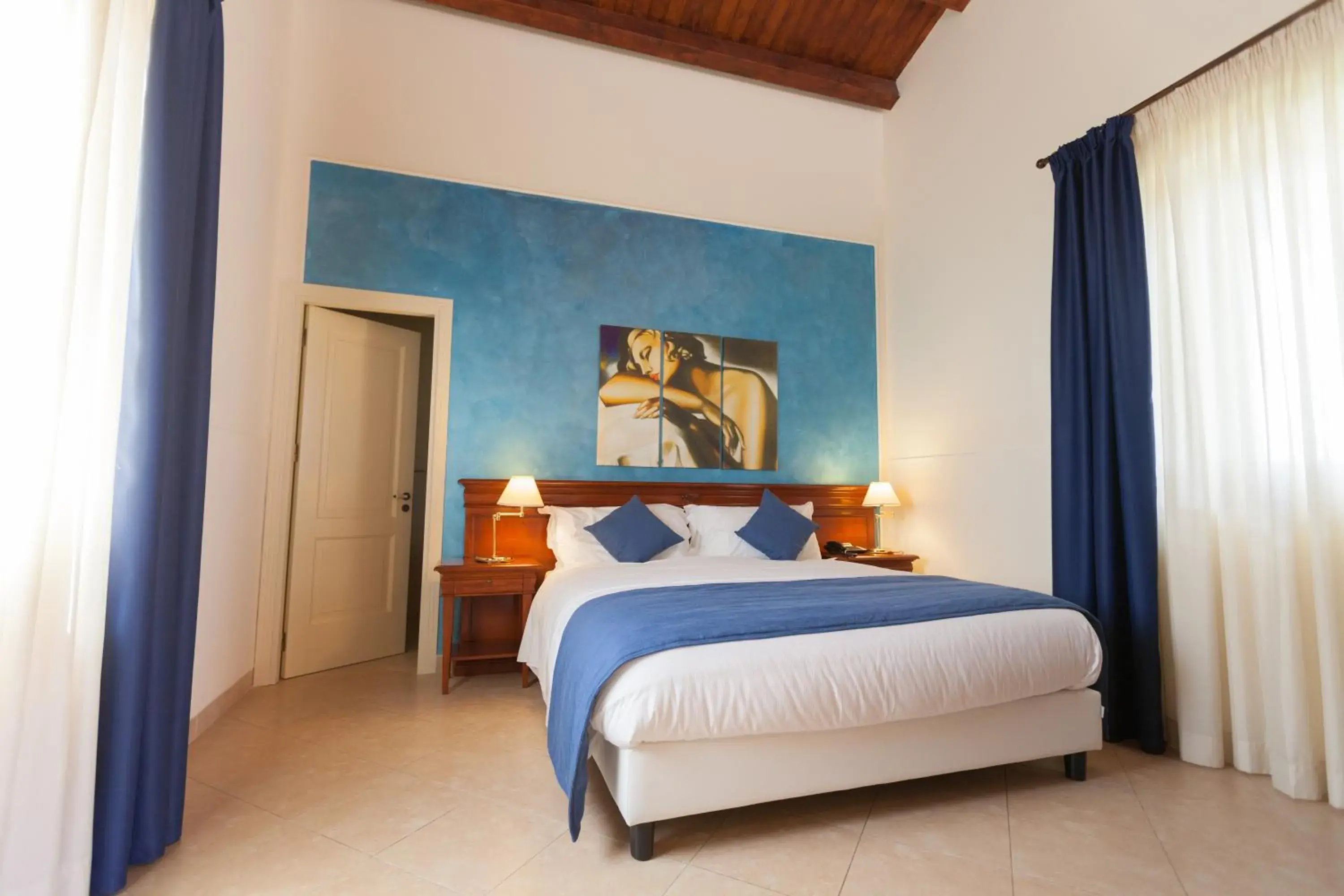 Photo of the whole room, Bed in Relais Villa Giuliana