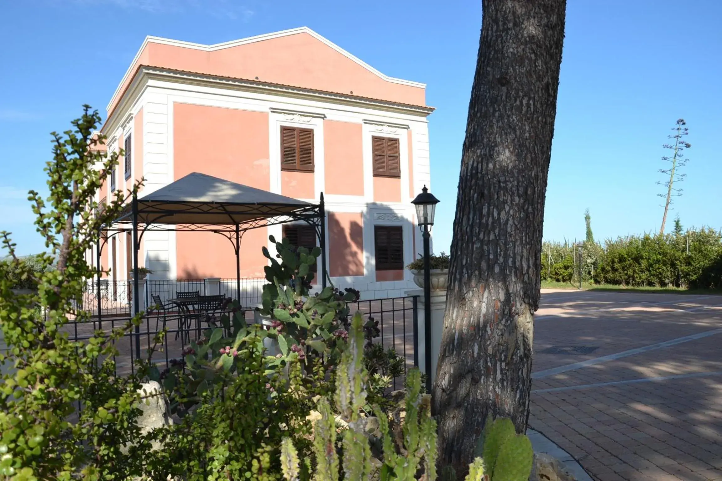 Facade/entrance, Property Building in Relais Villa Giuliana