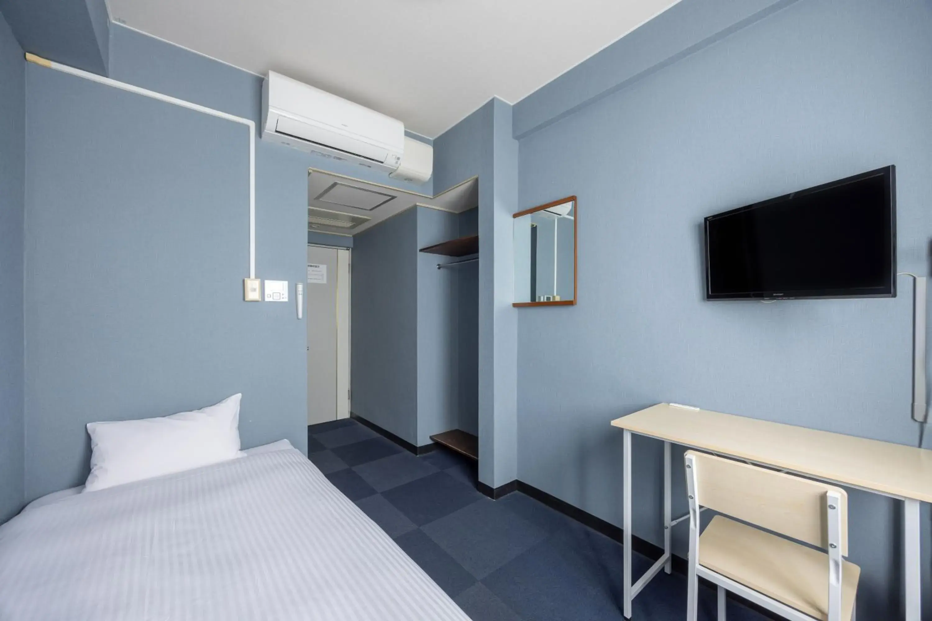 Single Room with Shared Bathroom - single occupancy in Fukuyama Royal Hotel Single Room with Shared Bathroom - single occupancy in Fukuyama Royal Hotel