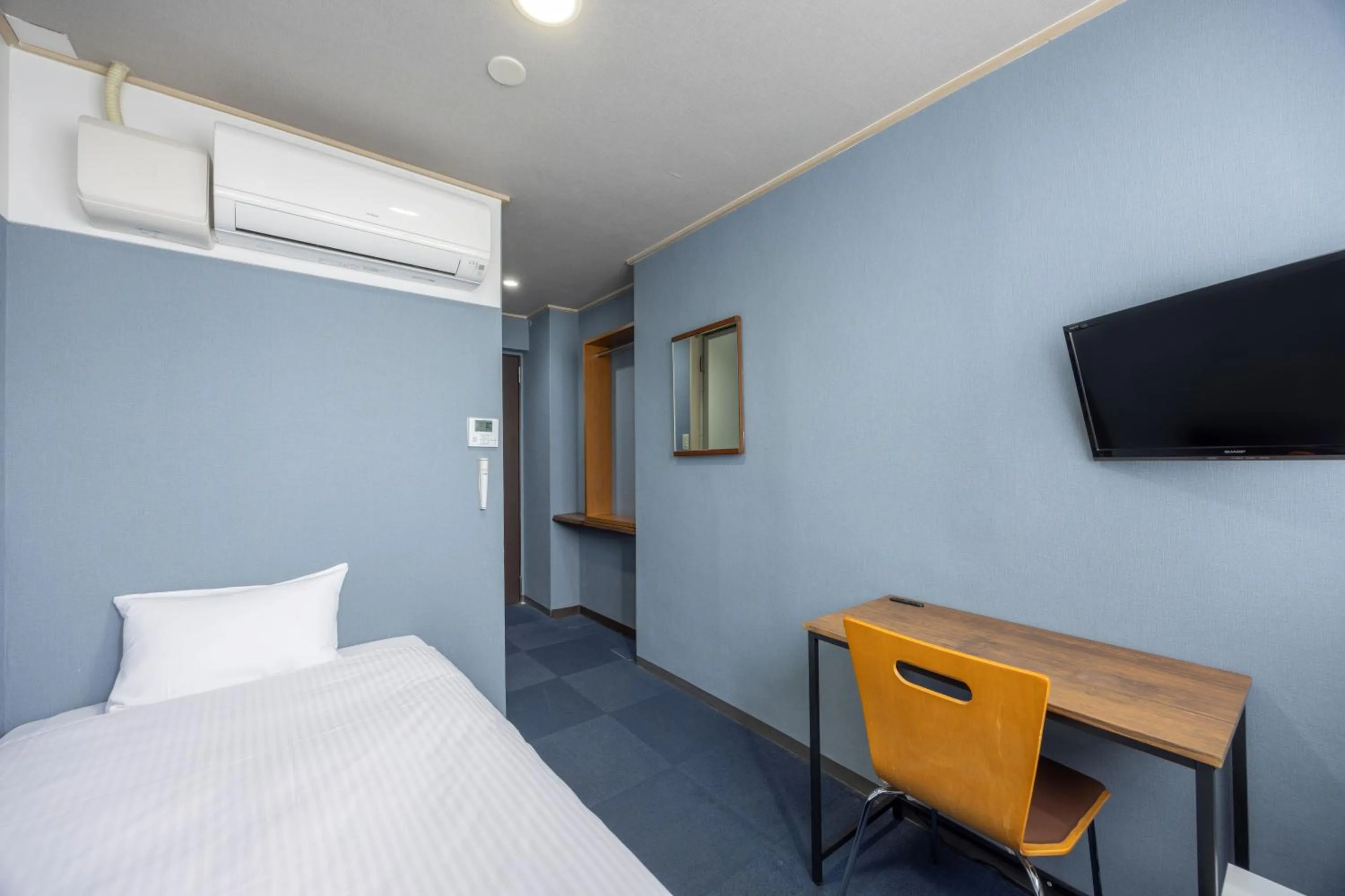 Photo of the whole room, Bed in Fukuyama Royal Hotel