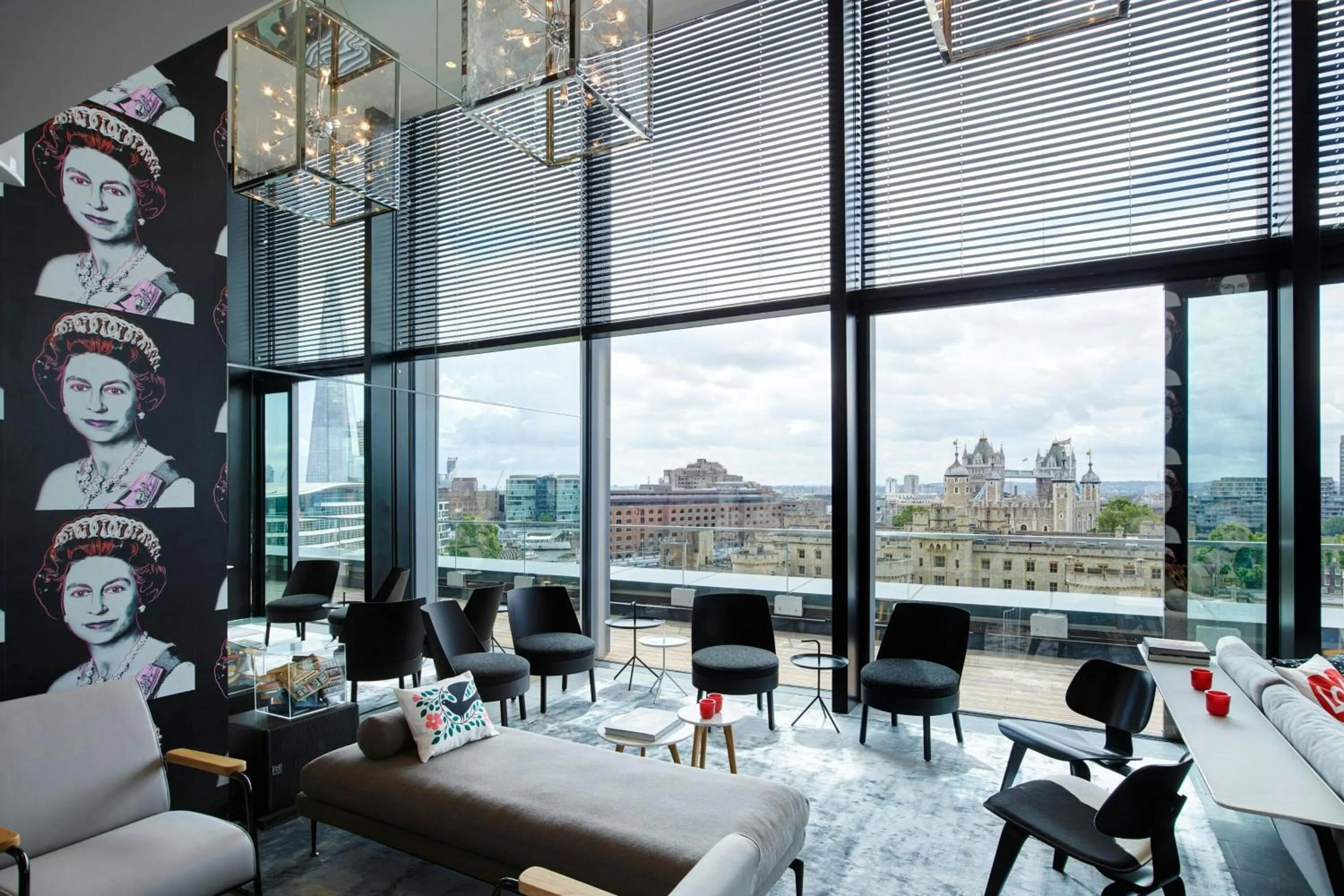 Lounge or bar in citizenM Tower of London