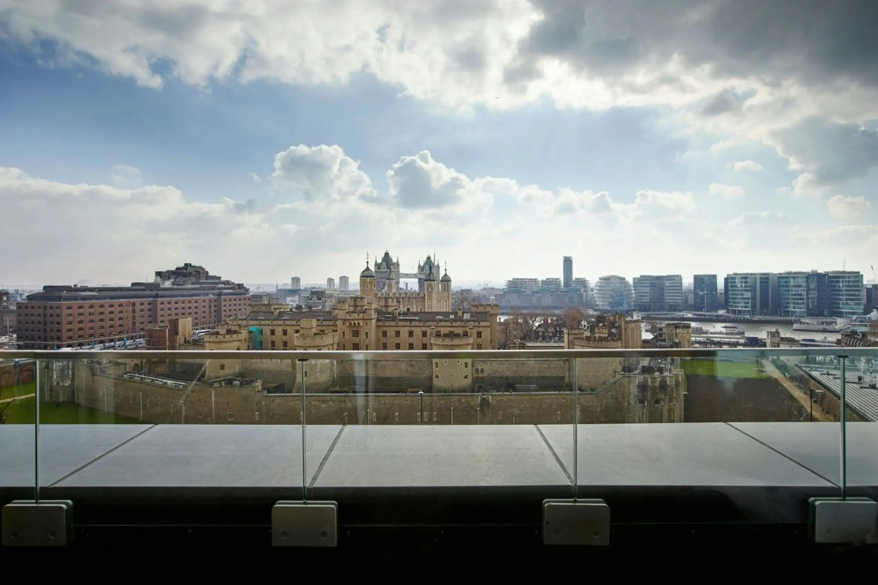 Lounge or bar in citizenM Tower of London Lounge or bar in citizenM Tower of London
