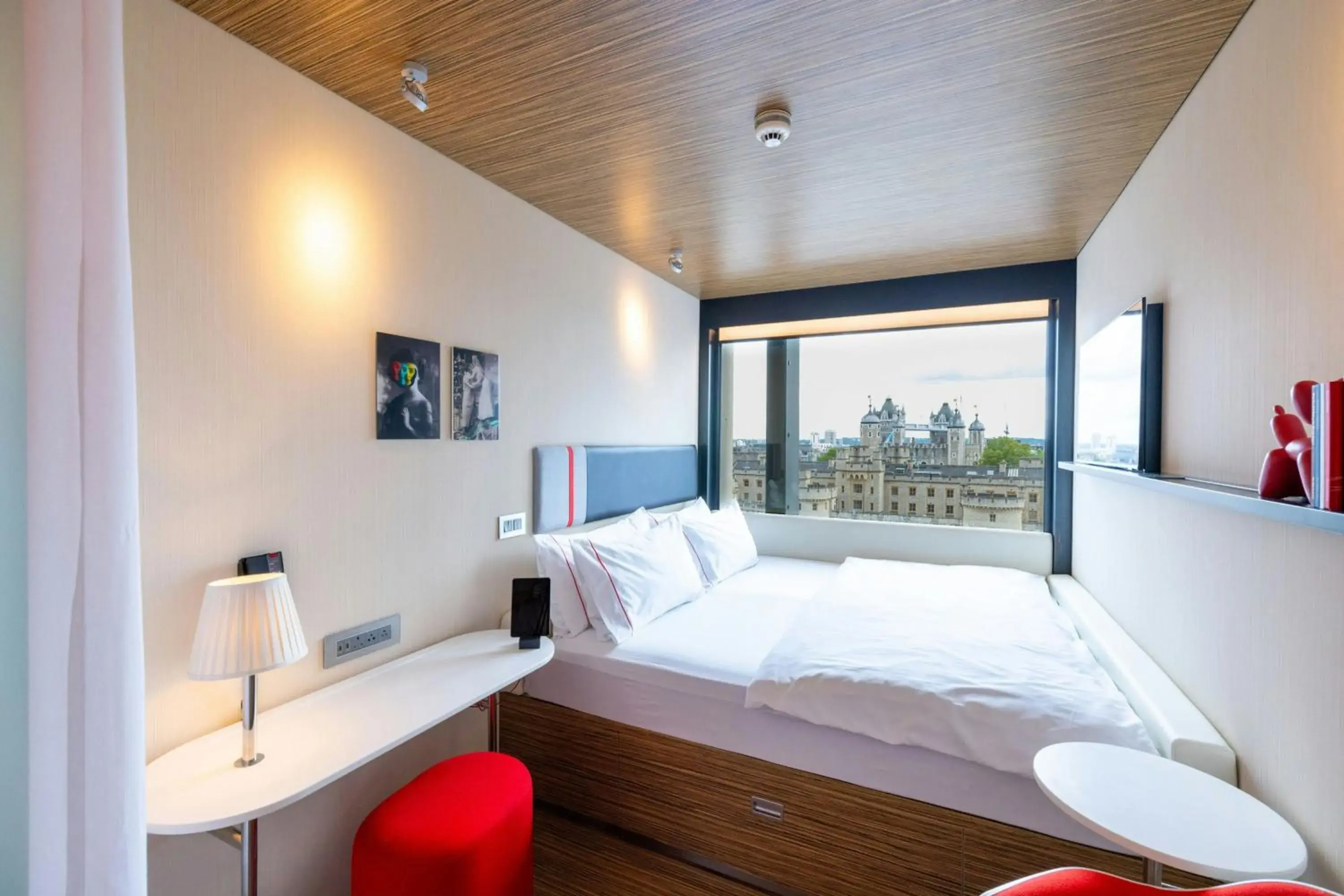 Bedroom, Bed in citizenM Tower of London Bedroom, Bed in citizenM Tower of London