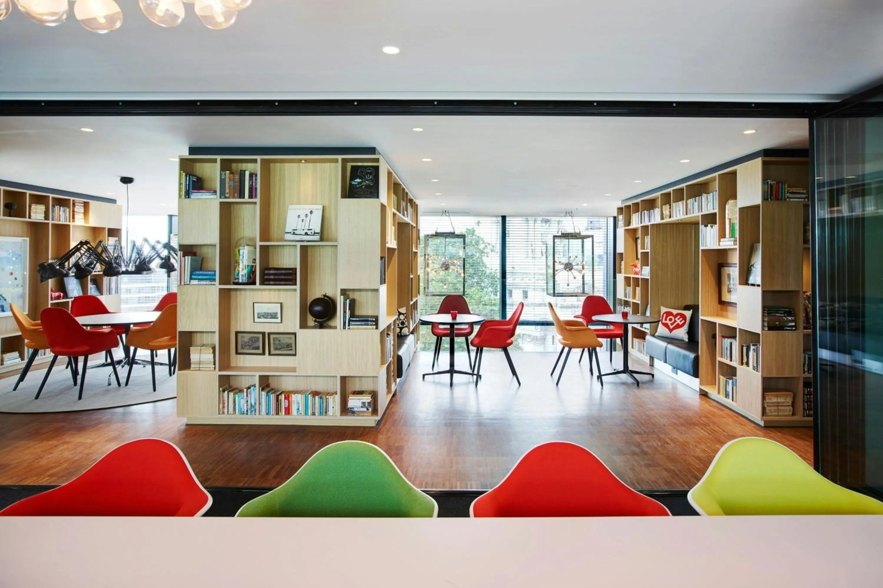Meeting/conference room in citizenM Tower of London