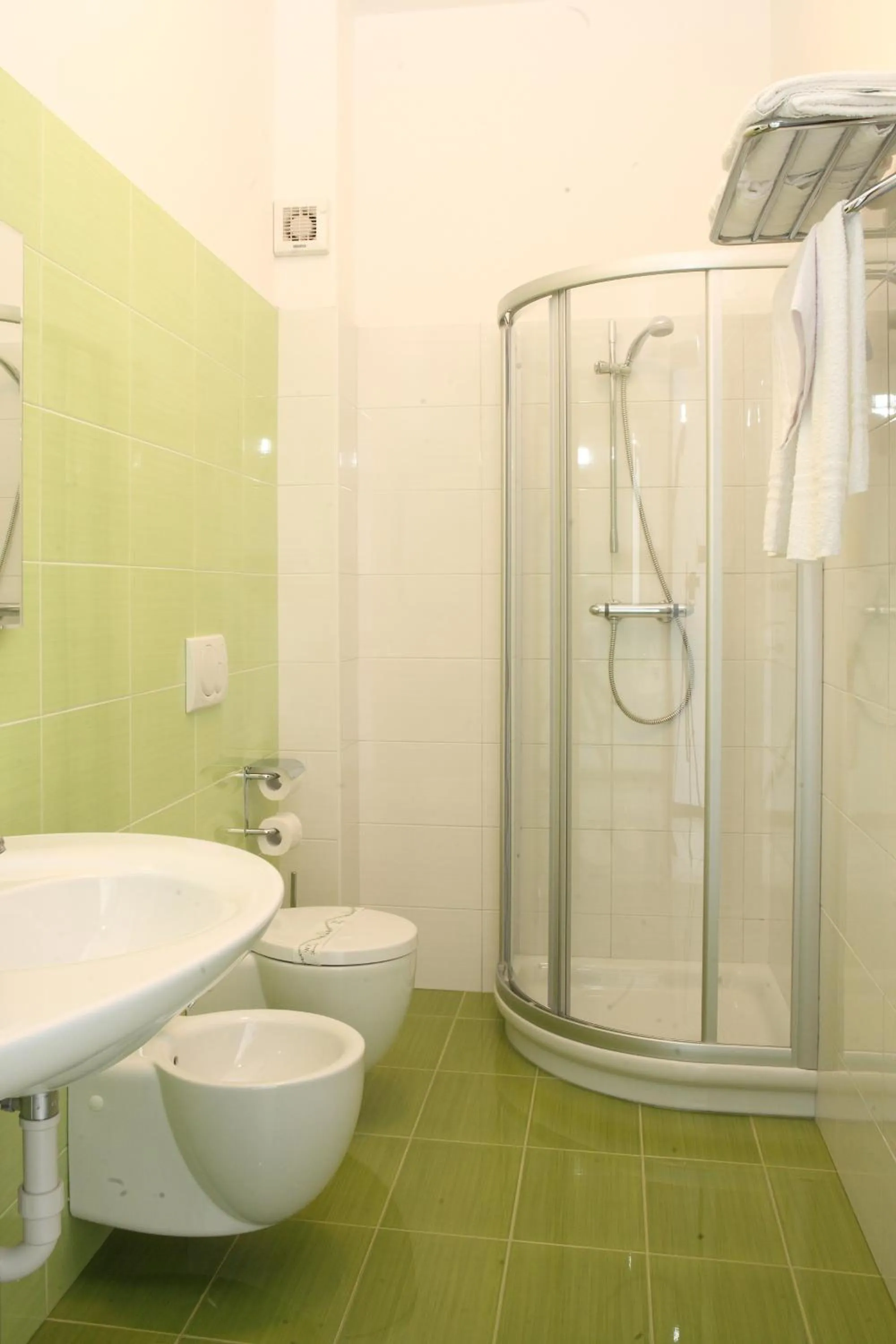 Shower in La Zagara Hotel