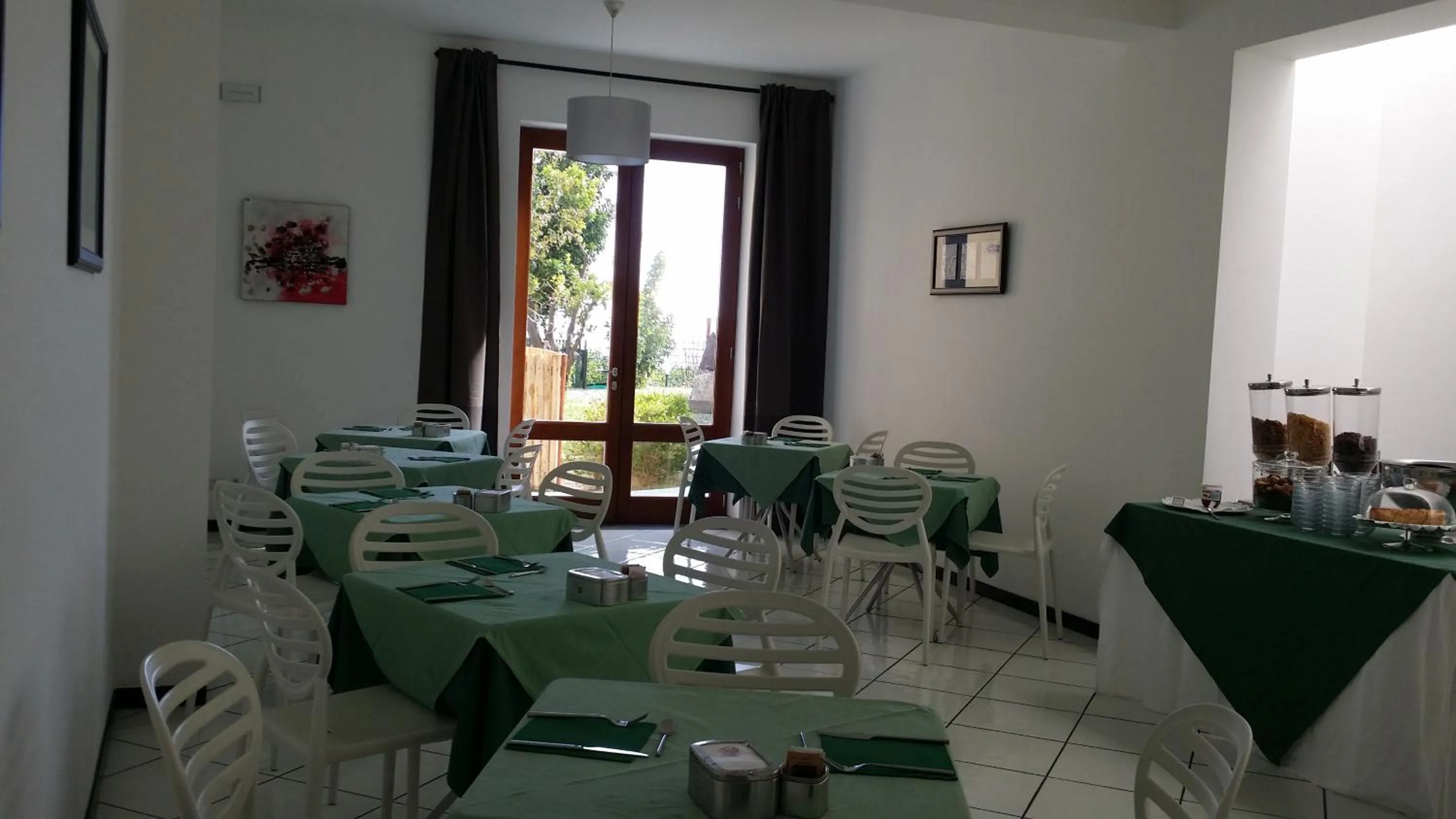 Restaurant/places to eat in La Zagara Hotel