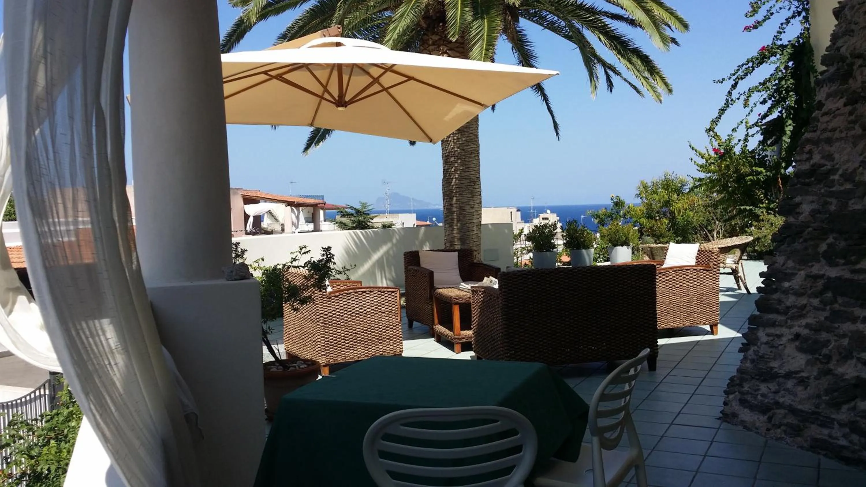 Patio in La Zagara Hotel