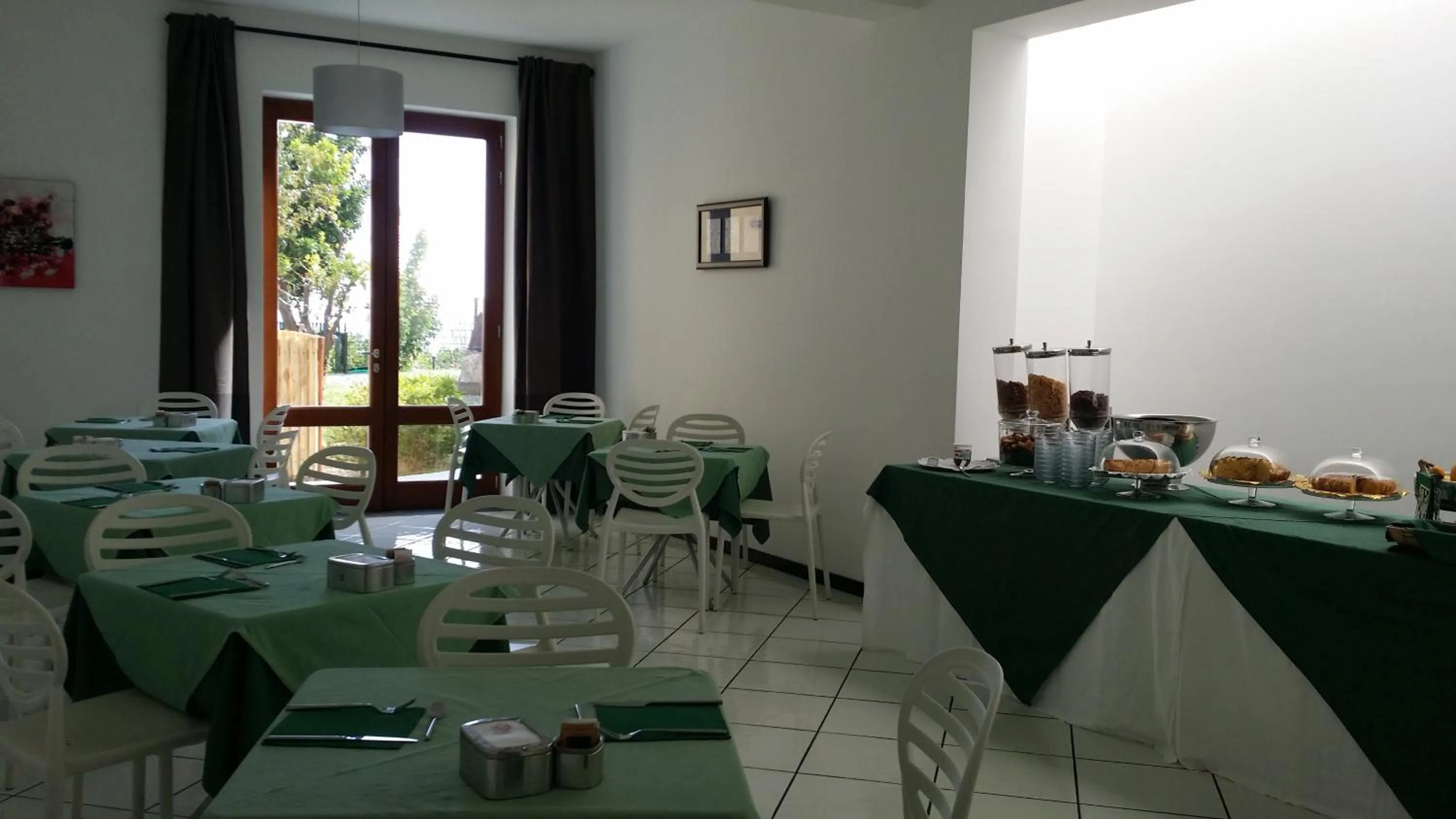 Restaurant/places to eat in La Zagara Hotel