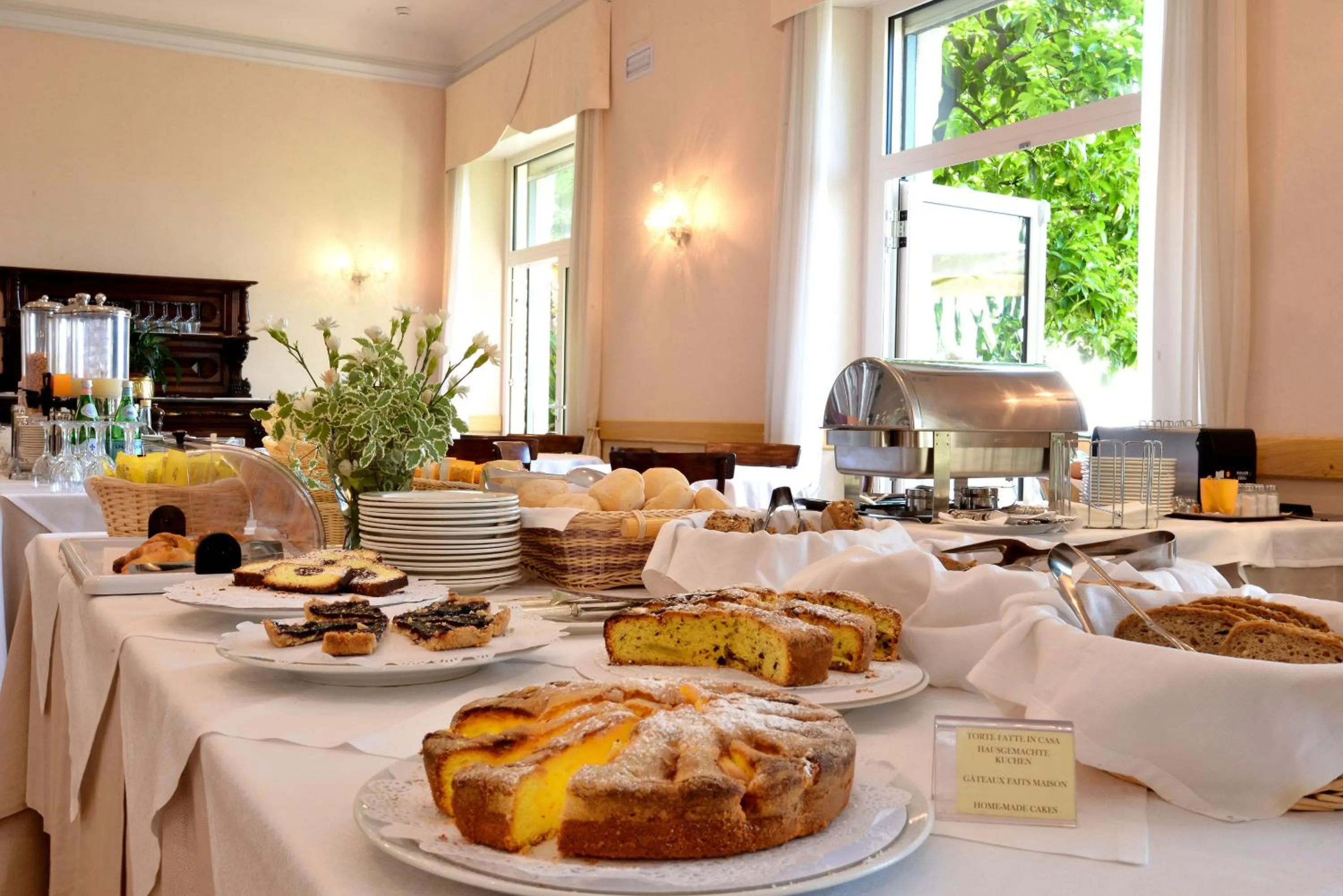 Continental breakfast in Hotel Monte Baldo e Villa Acquarone