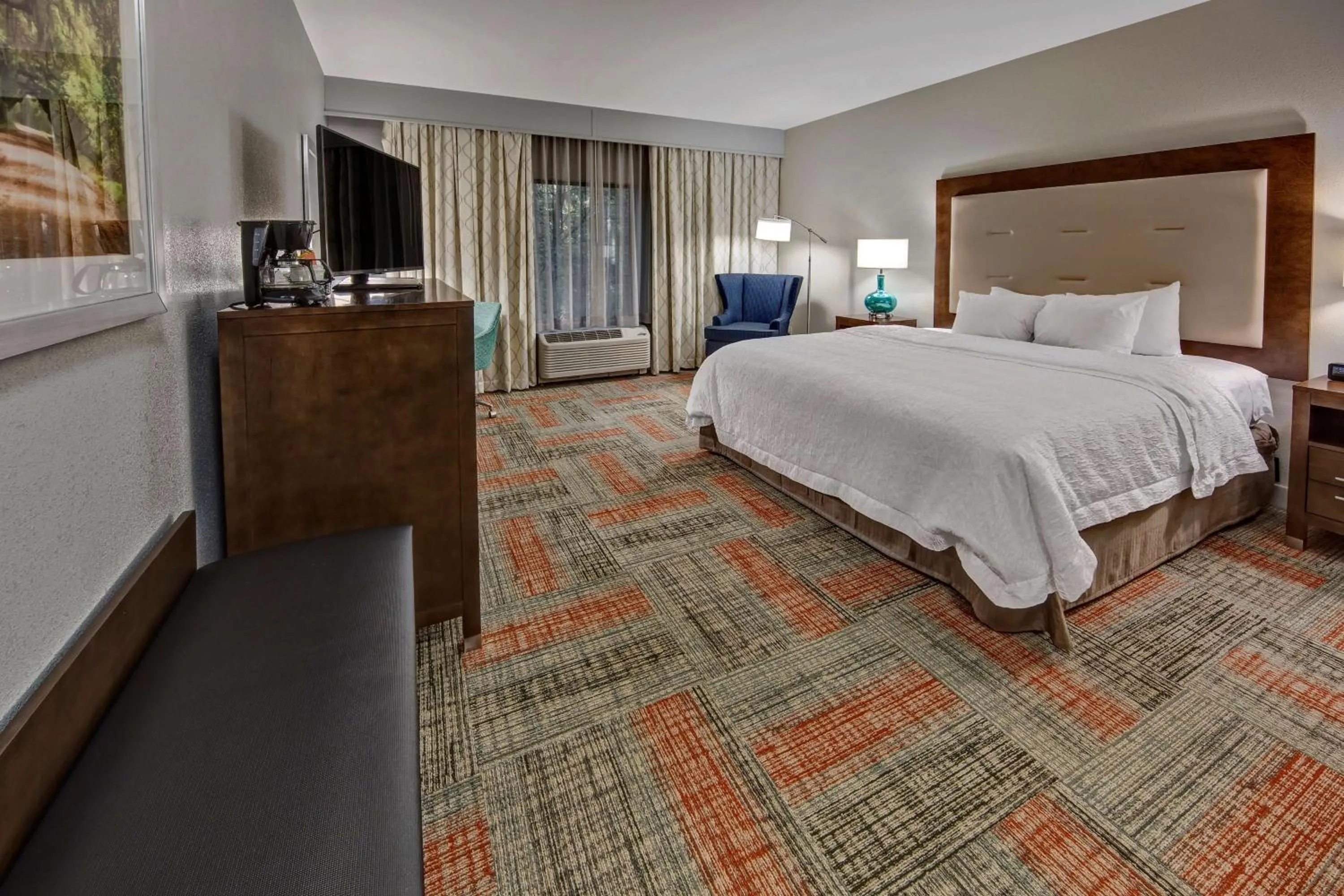 Bed in Hampton Inn Summerville SC