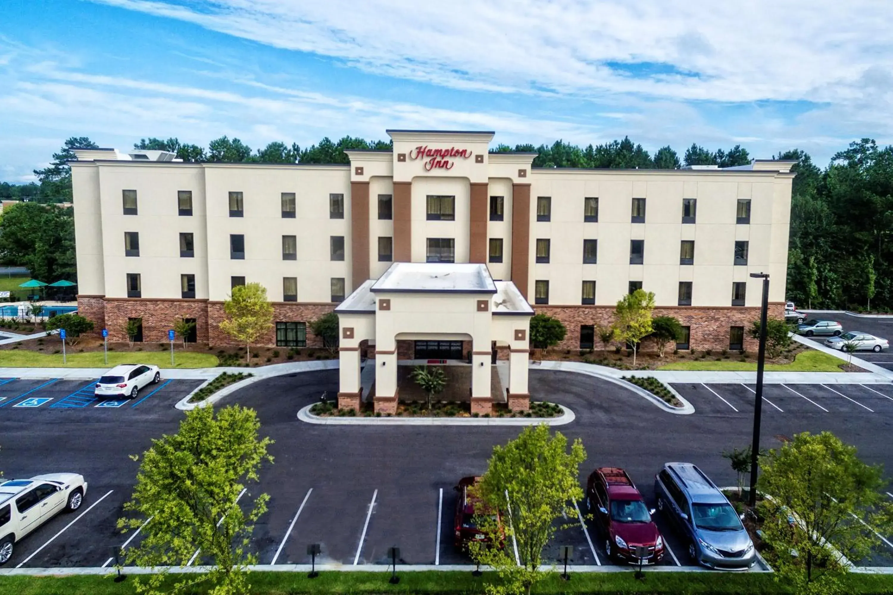 Property building in Hampton Inn Summerville SC Property building in Hampton Inn Summerville SC