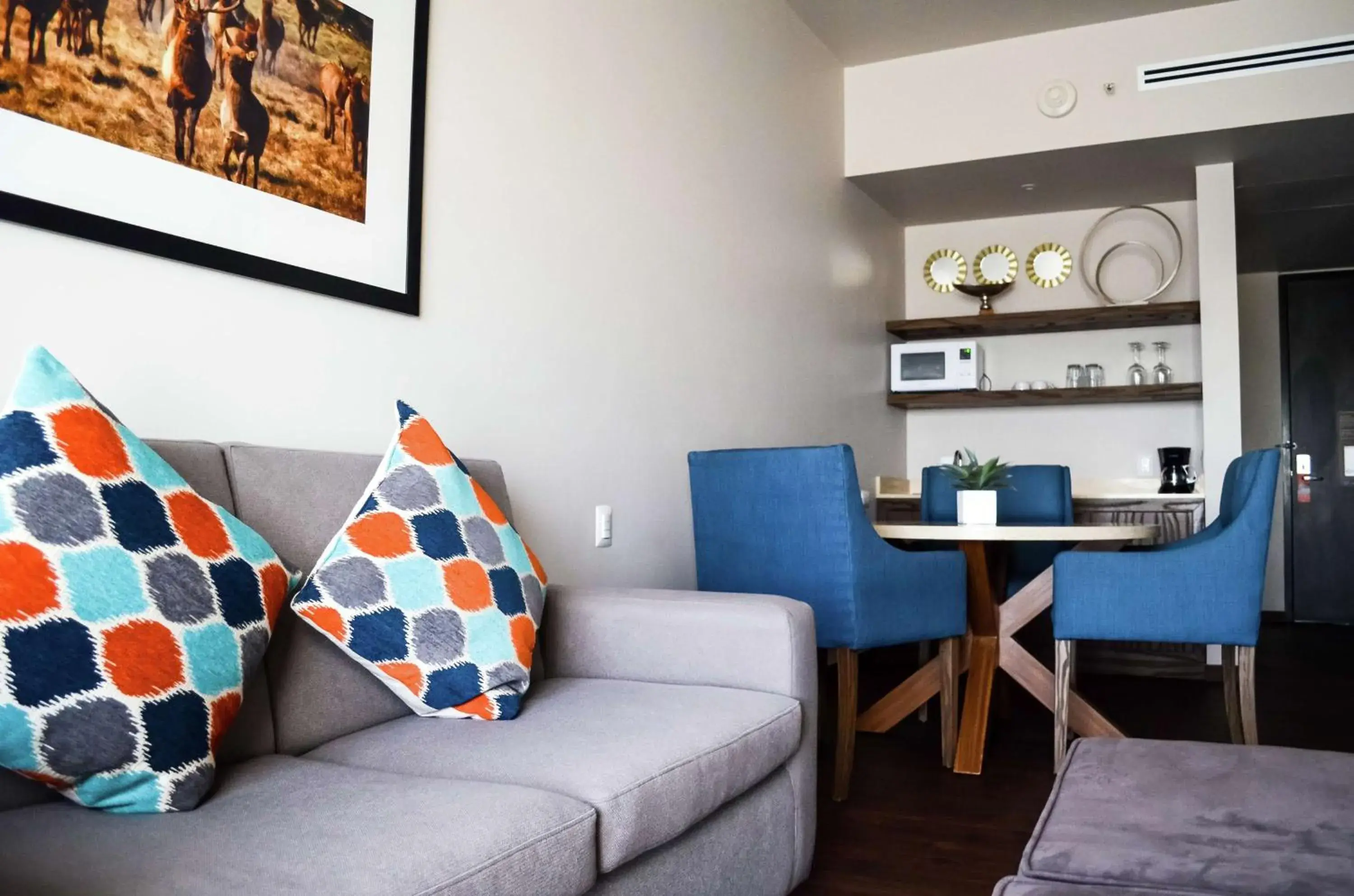 Living room in Hampton Inn by Hilton Durango Living room in Hampton Inn by Hilton Durango