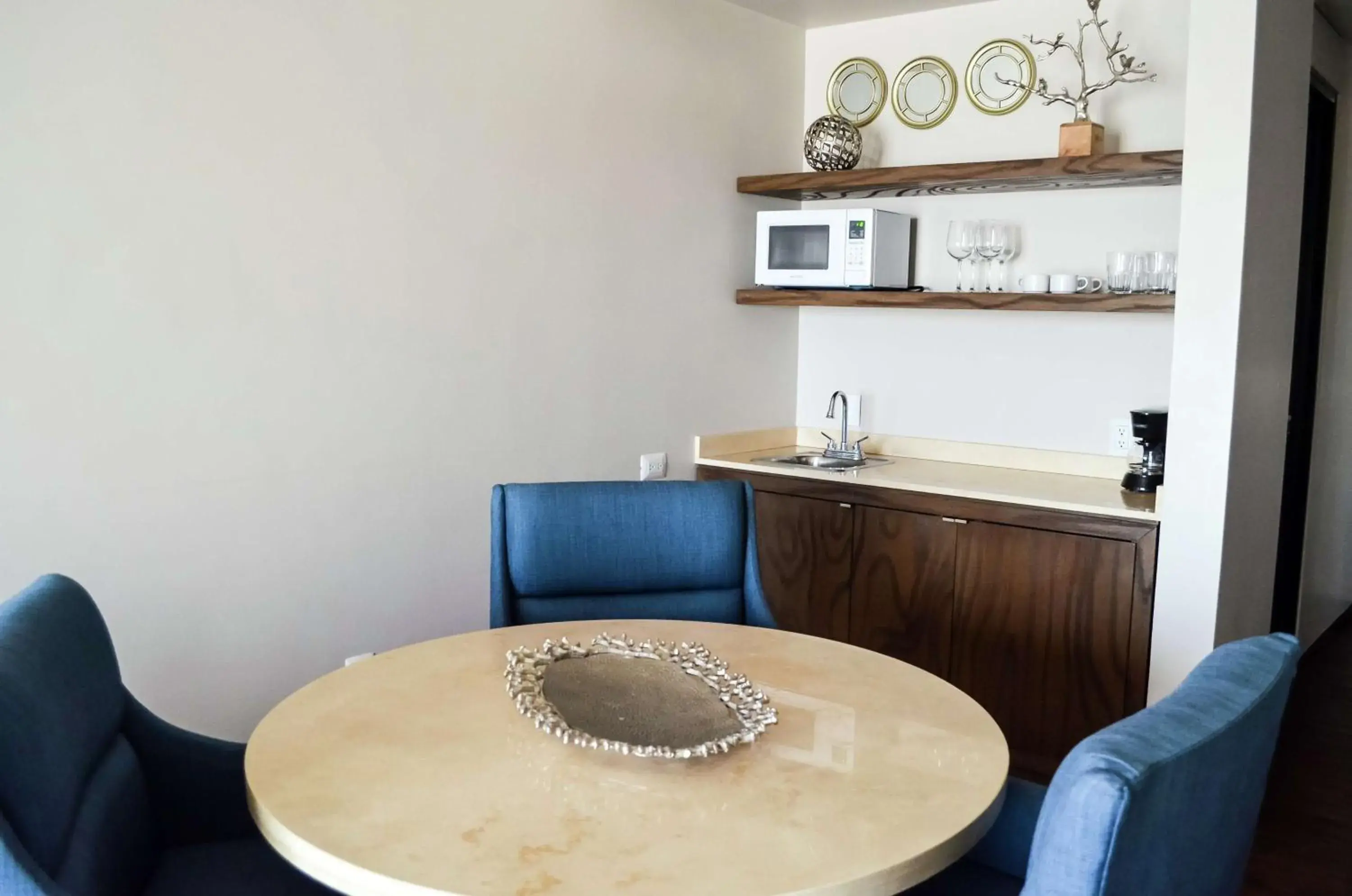 Living room in Hampton Inn by Hilton Durango Living room in Hampton Inn by Hilton Durango