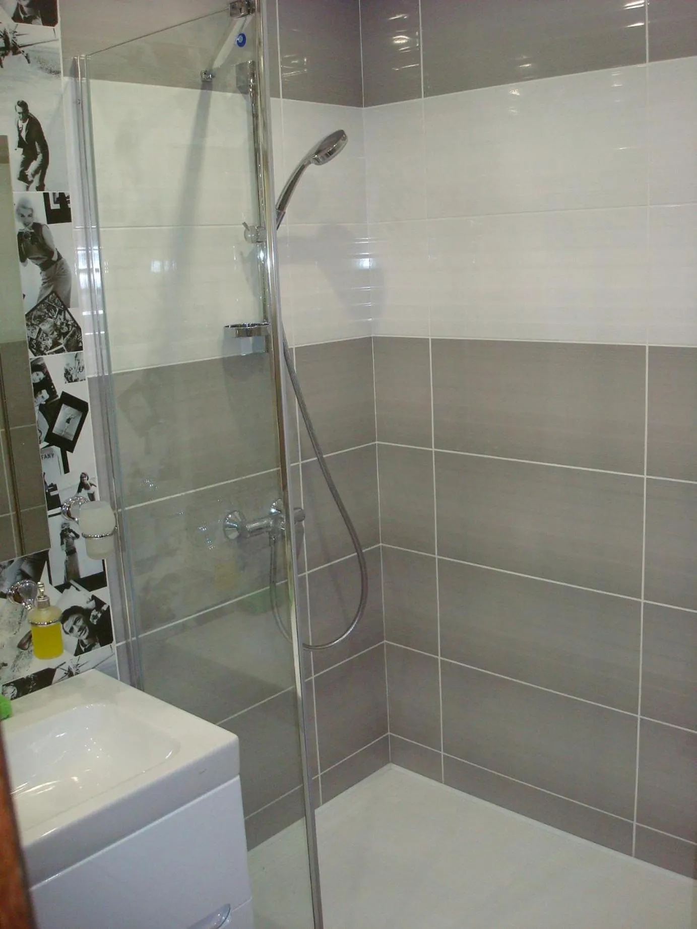 Shower in Apartment on Privokzalnaya 2/1