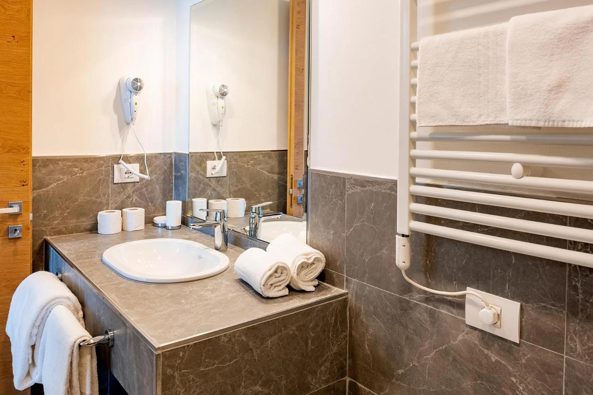 Bathroom in Residence Parco Del Garda