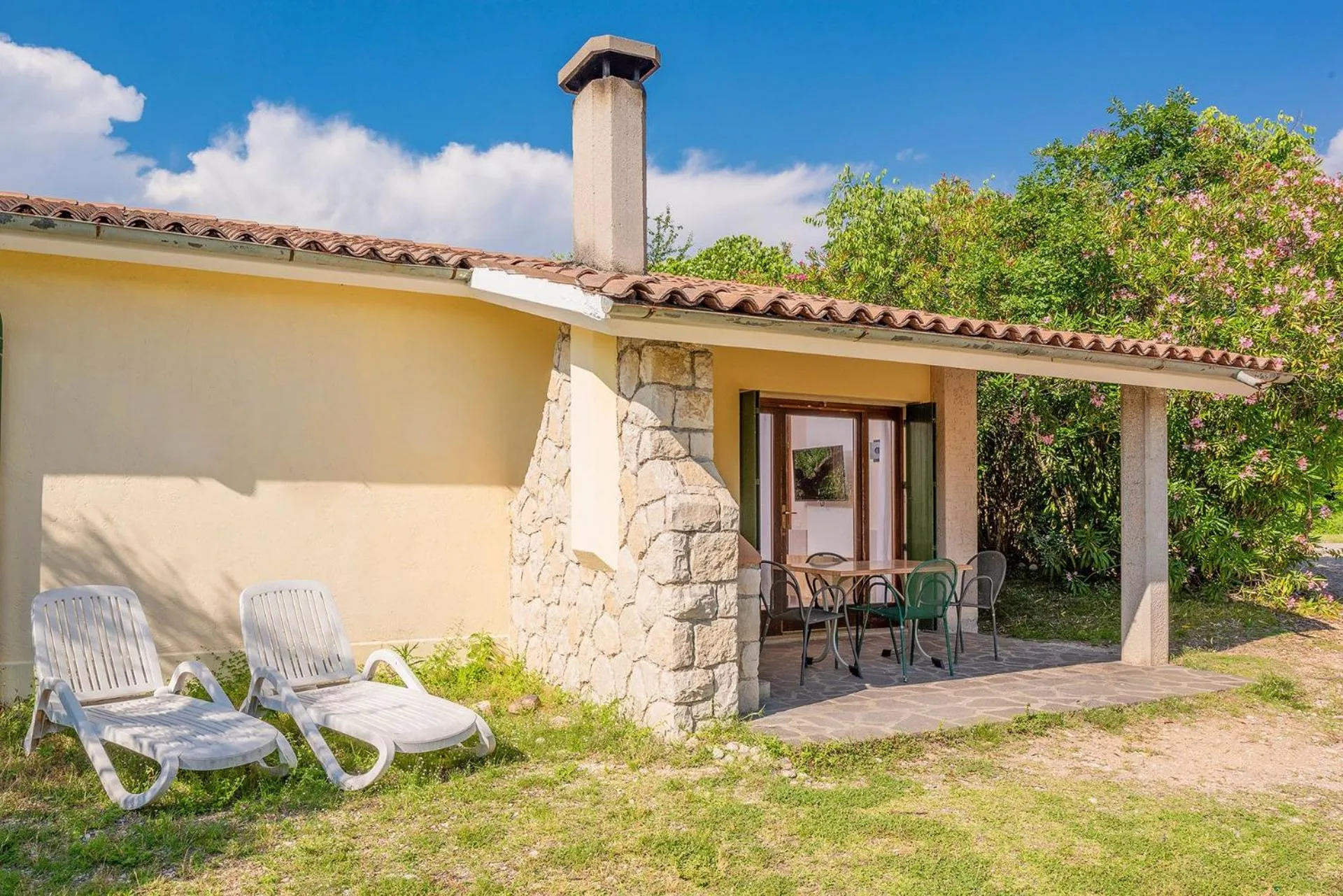 Property building in Residence Parco Del Garda