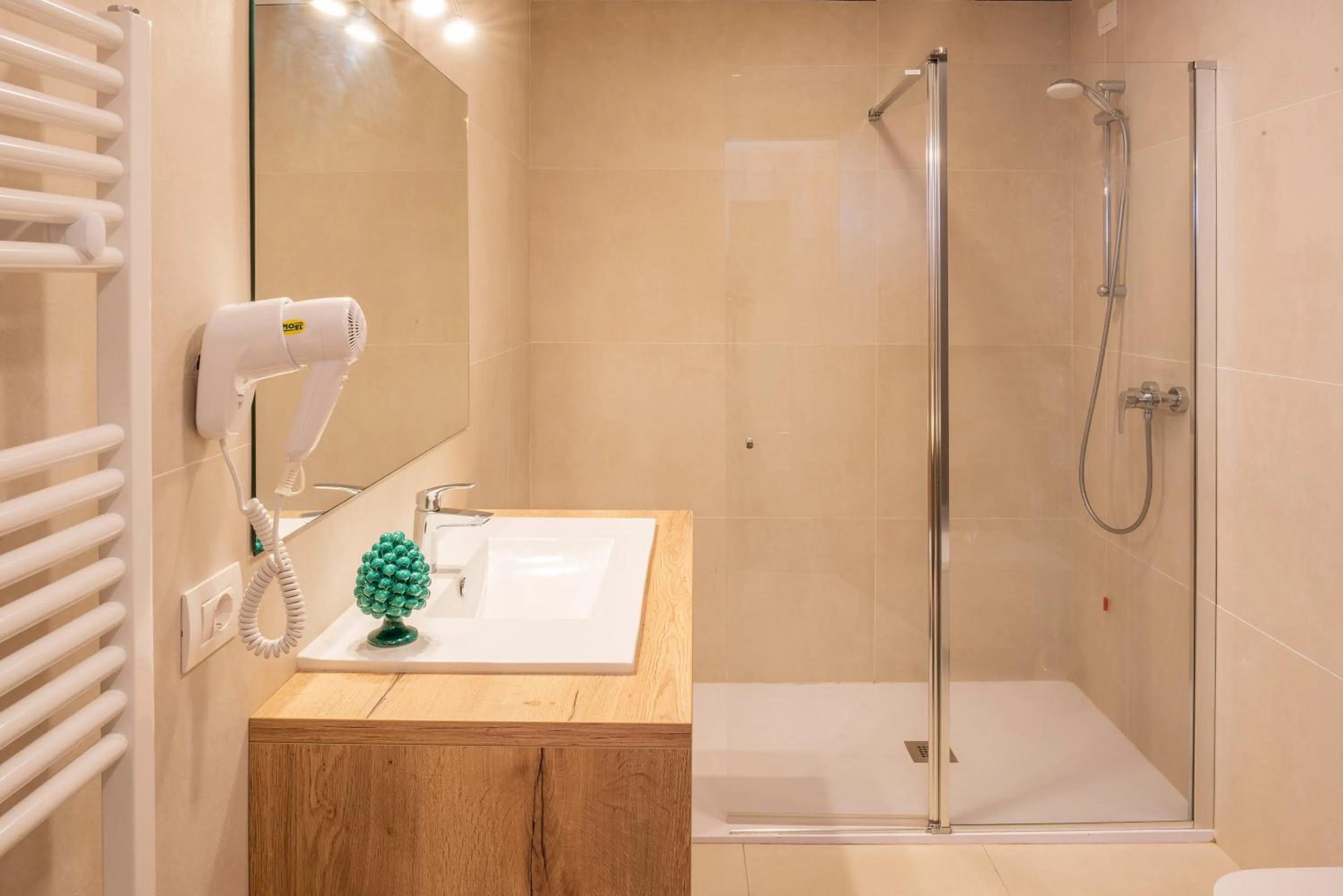 Shower in Residence Parco Del Garda