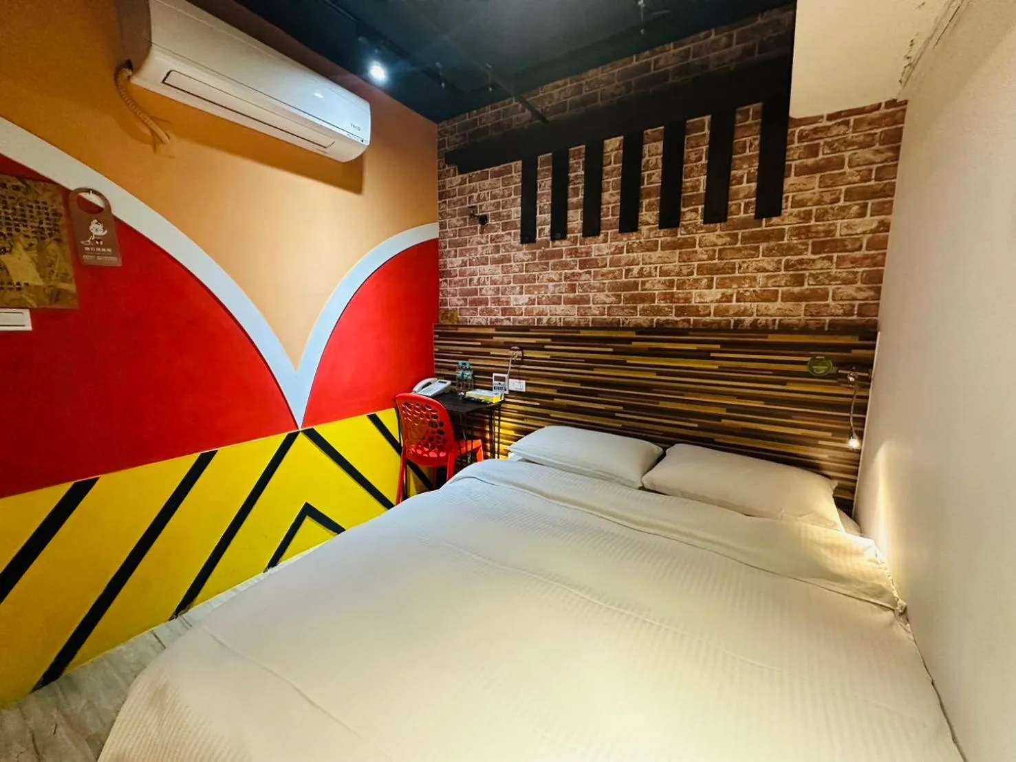 Photo of the whole room, Bed in R10 Eco Hotel