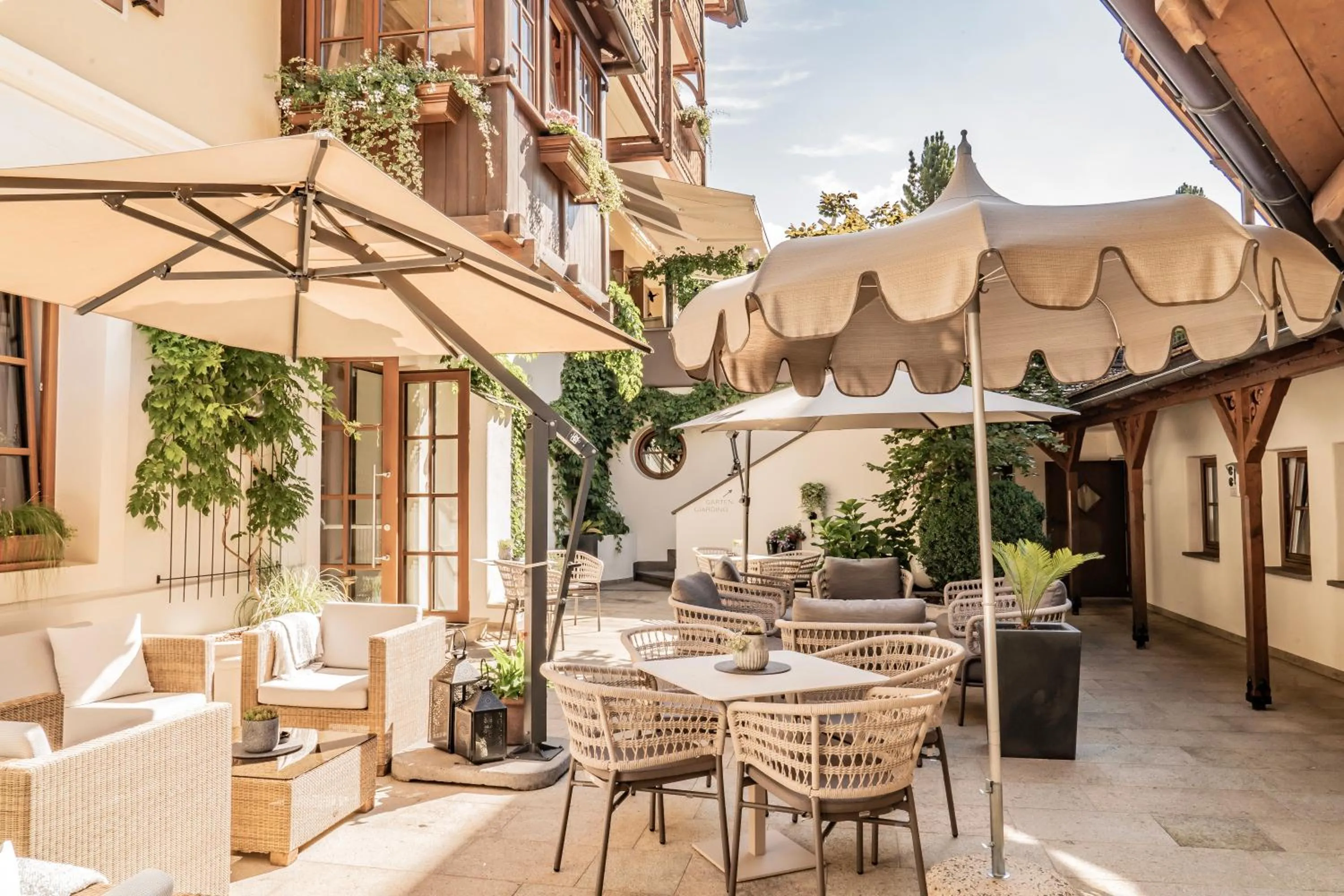 Property building in Hotel Luna Mondschein