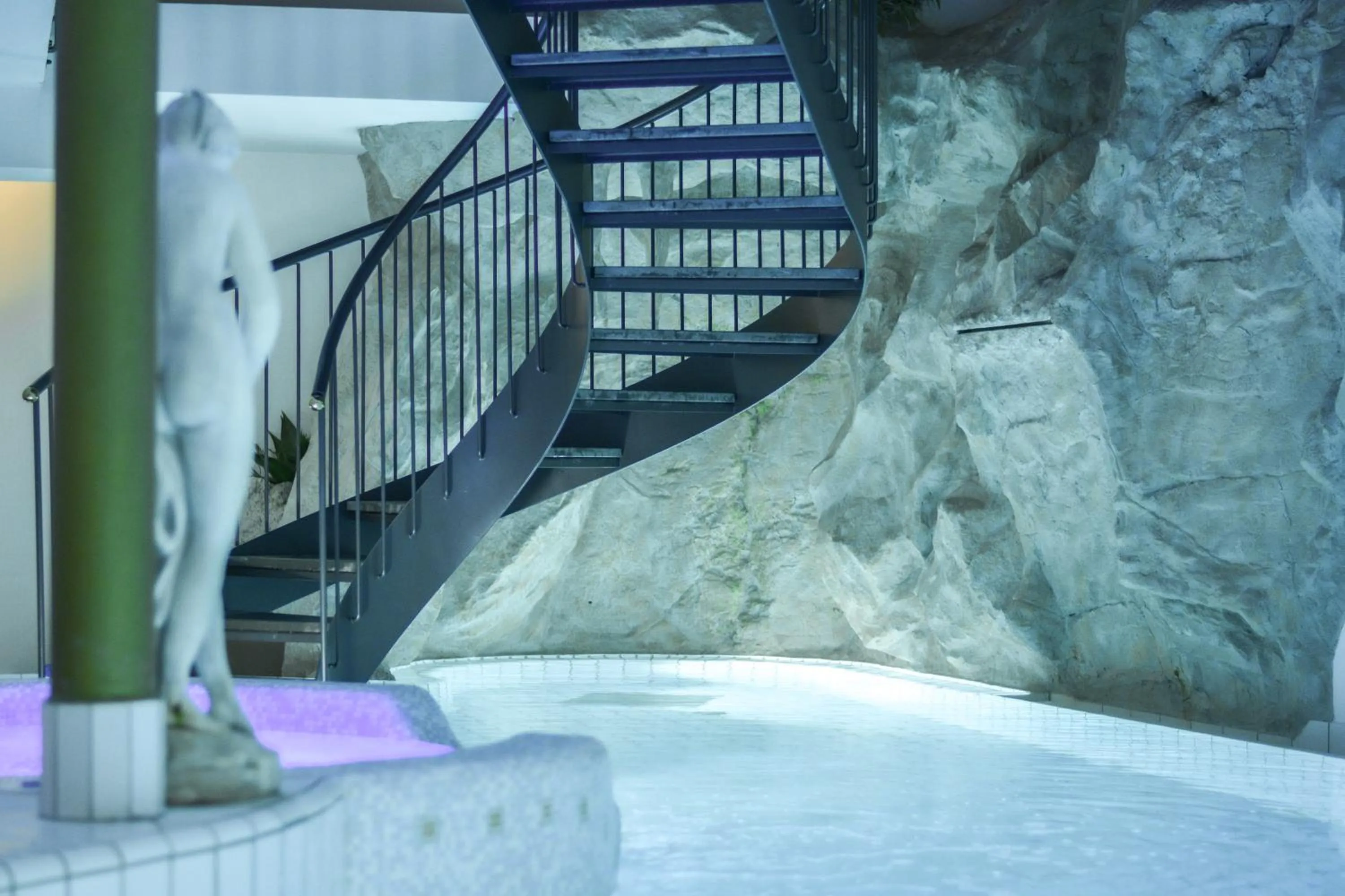 Swimming pool in Hotel Luna Mondschein