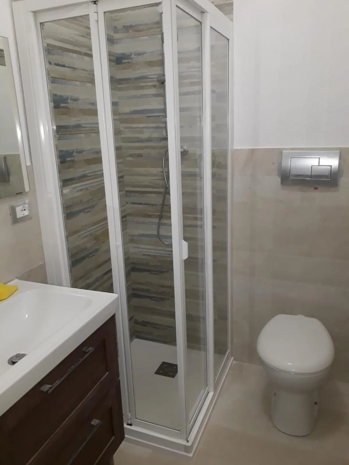 Shower in Piccola Baia