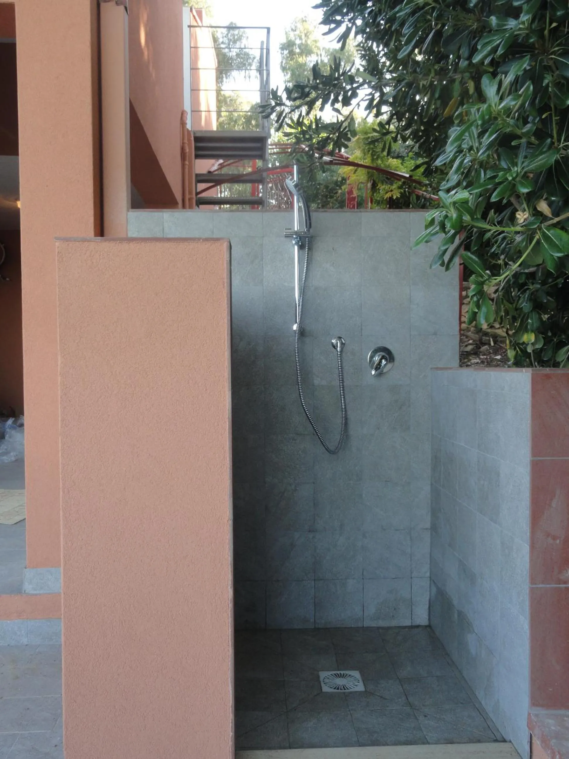 Shower in Piccola Baia