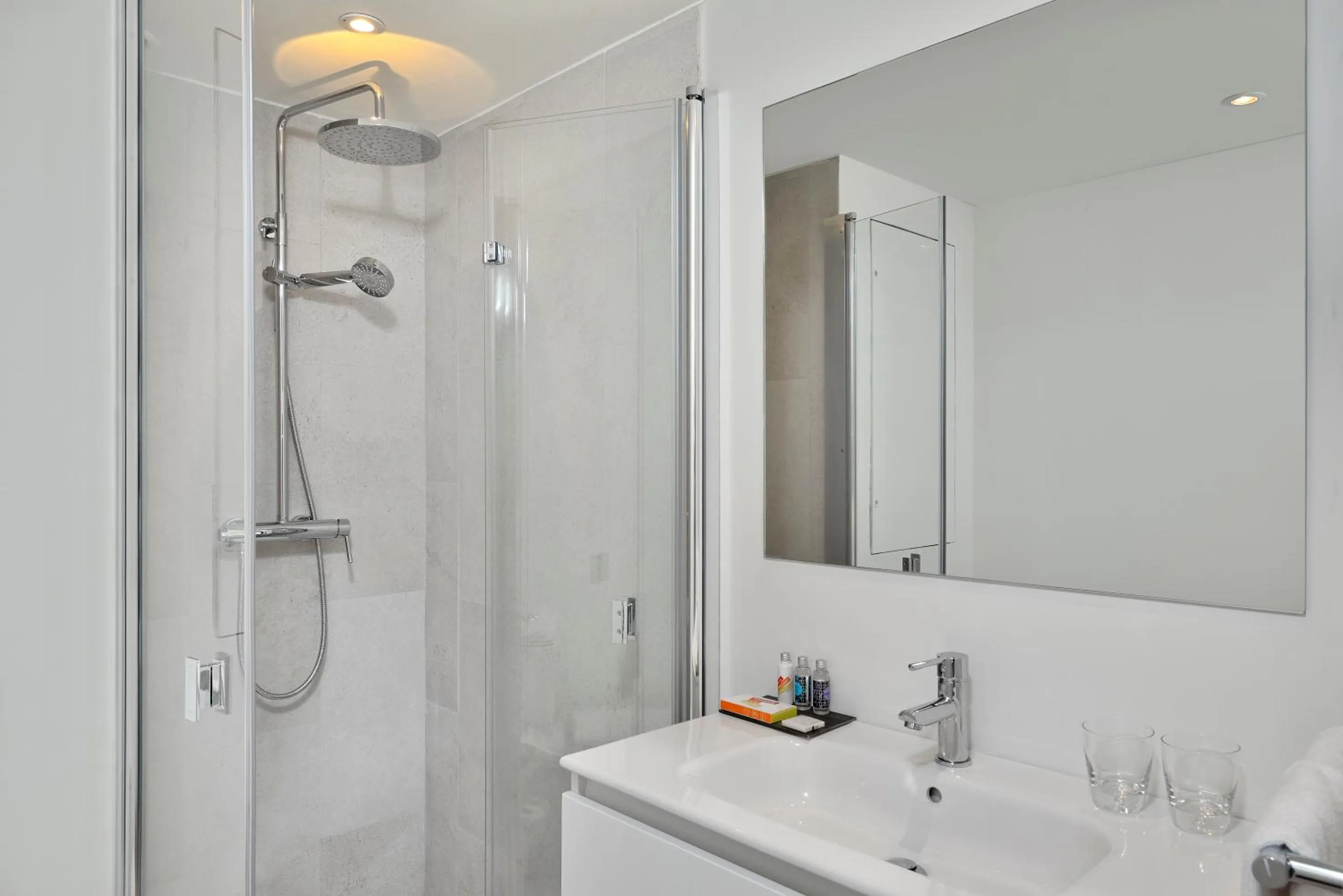 Shower in INNSiDE by Meliá Alcudia