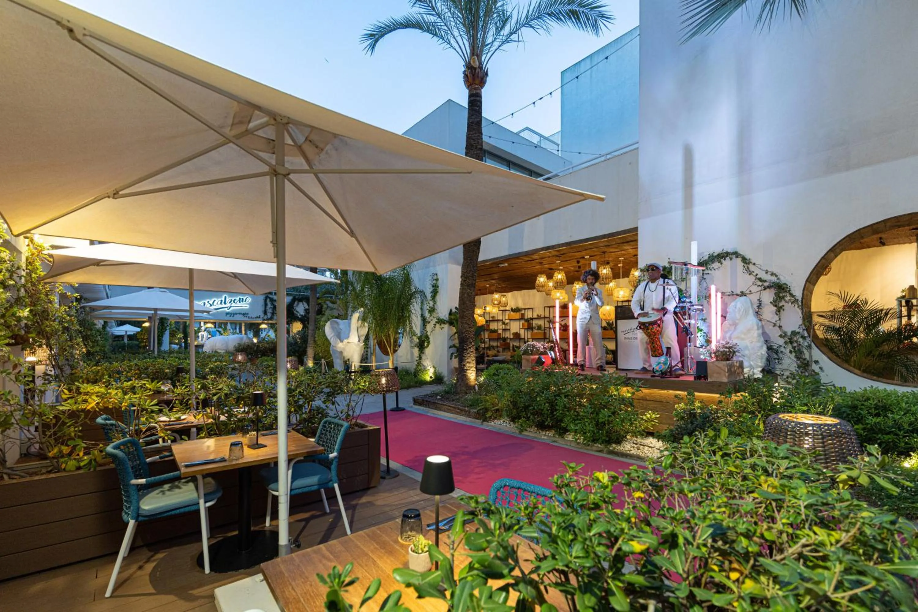 Restaurant/places to eat in INNSiDE by Meliá Alcudia