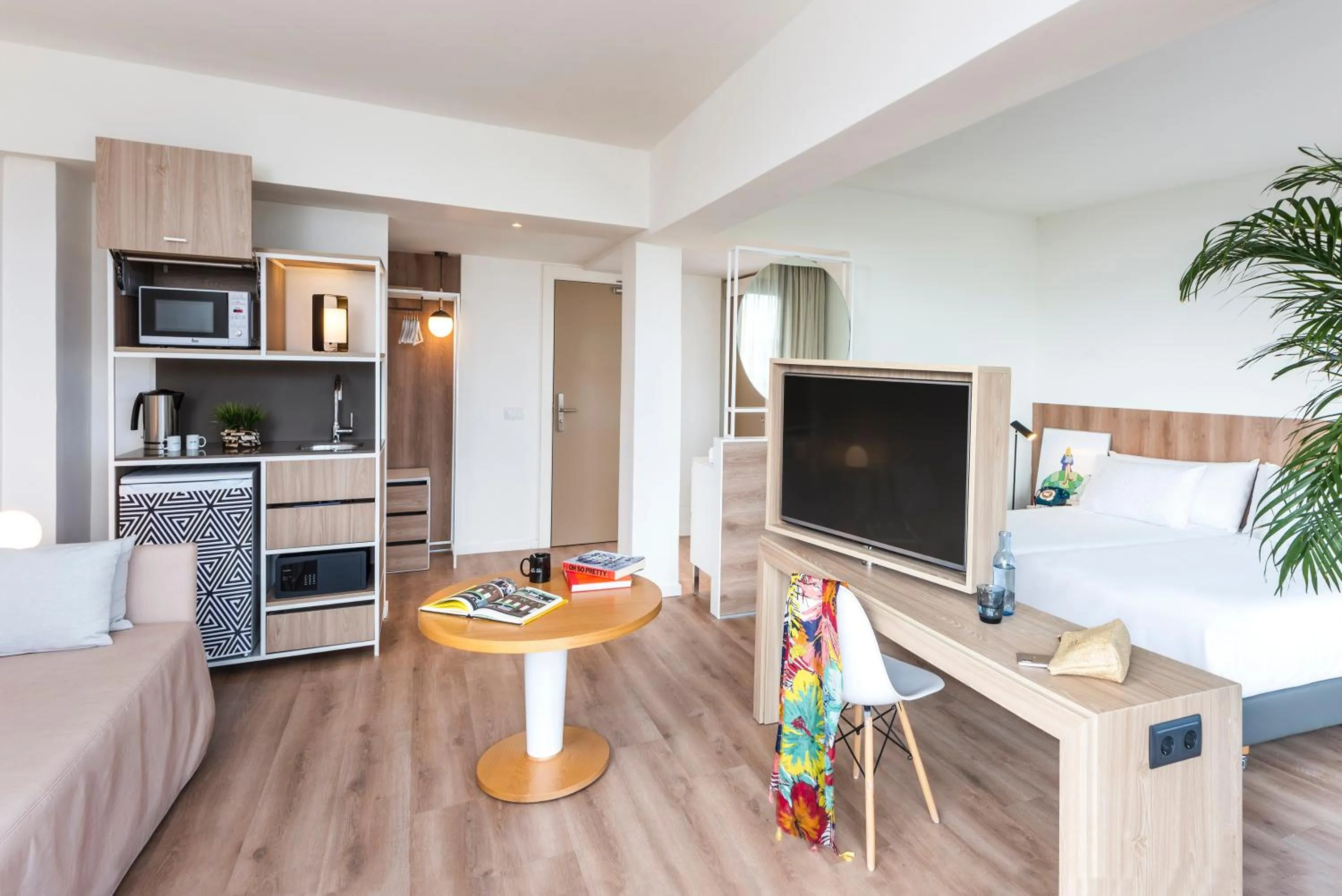 TV and multimedia in INNSiDE by Meliá Alcudia