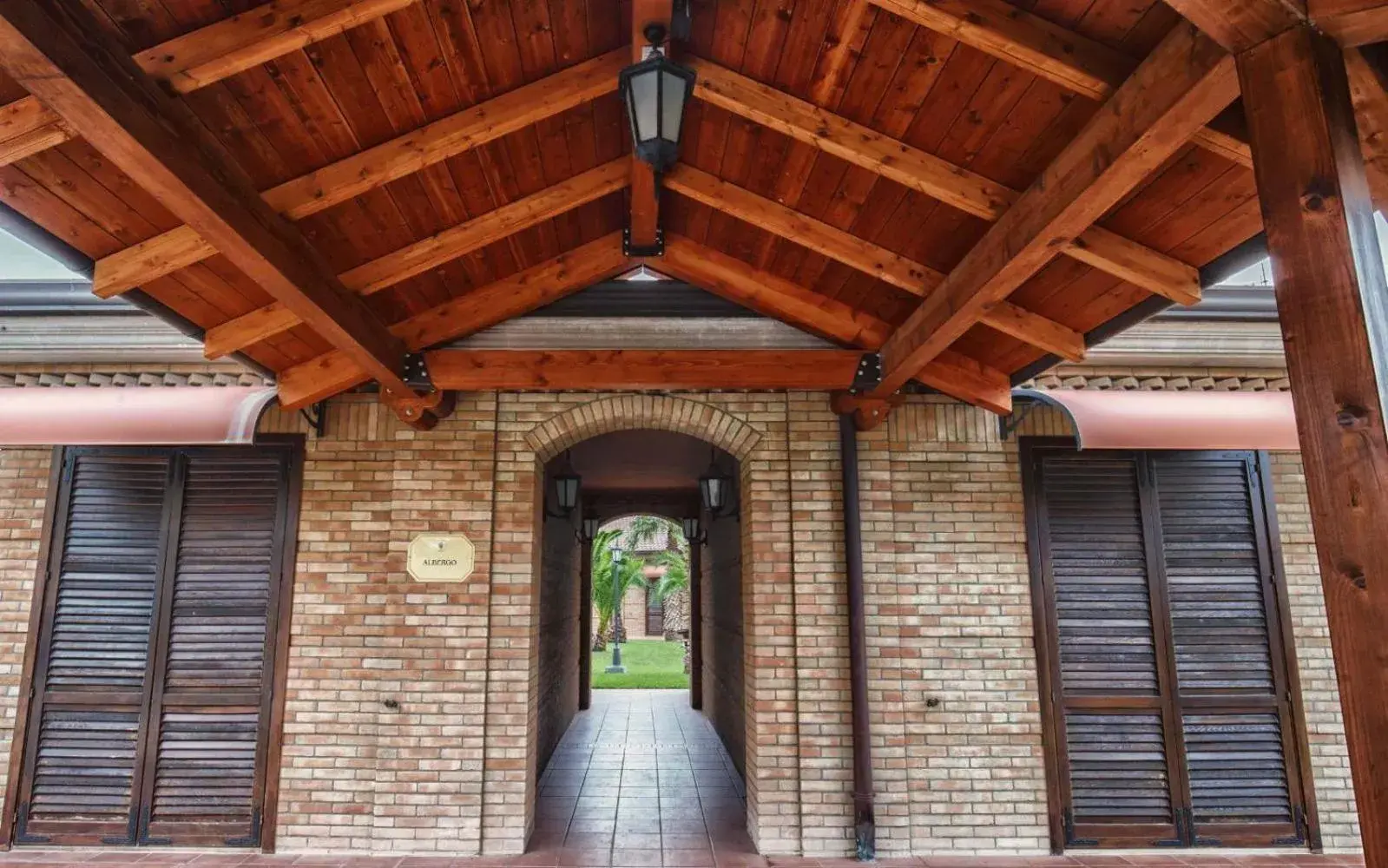 Facade/entrance in Grand Hotel Vigna Nocelli Facade/entrance in Grand Hotel Vigna Nocelli