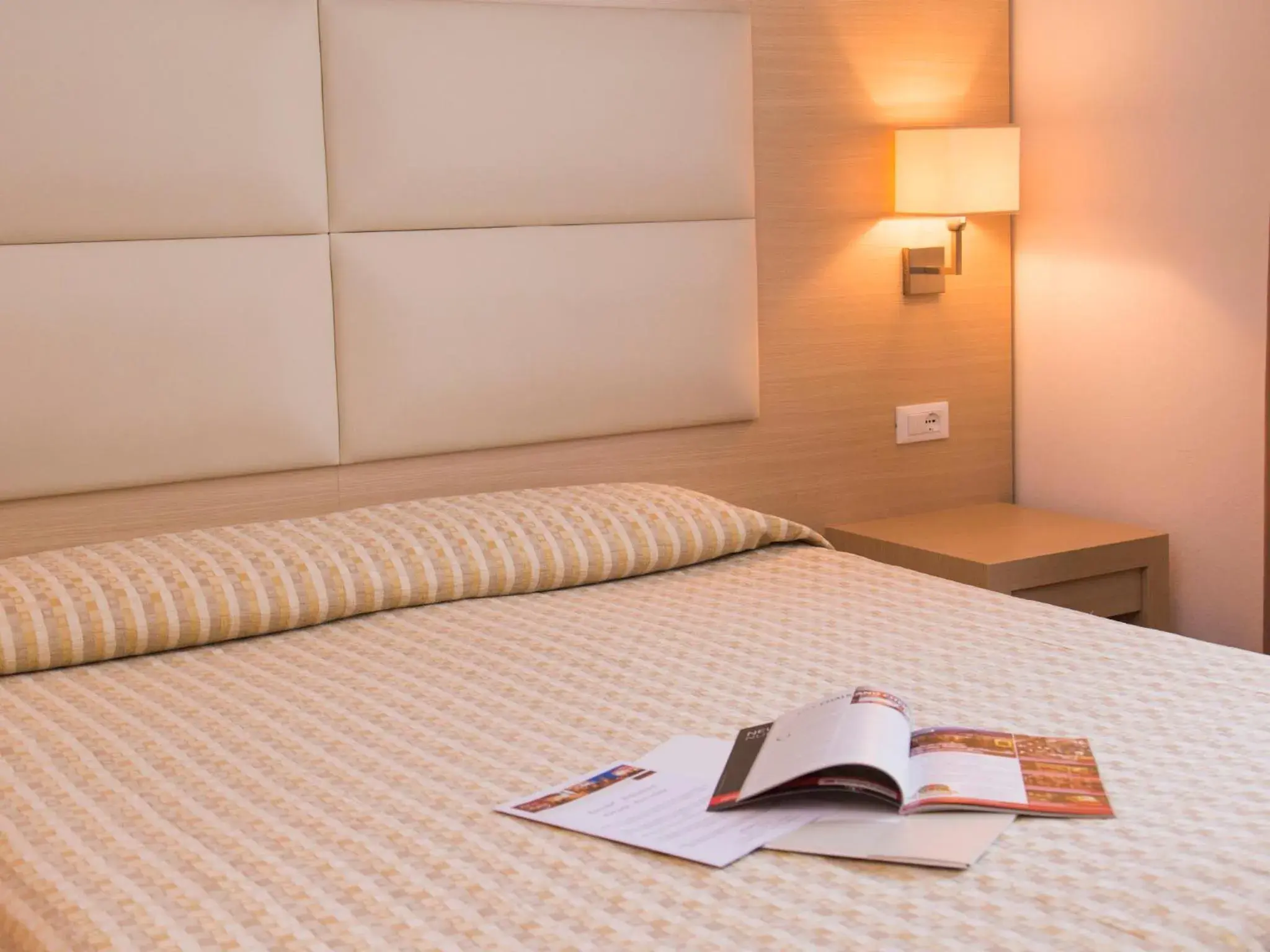 Superior Quadruple Room in Hotel Regina Superior Quadruple Room in Hotel Regina