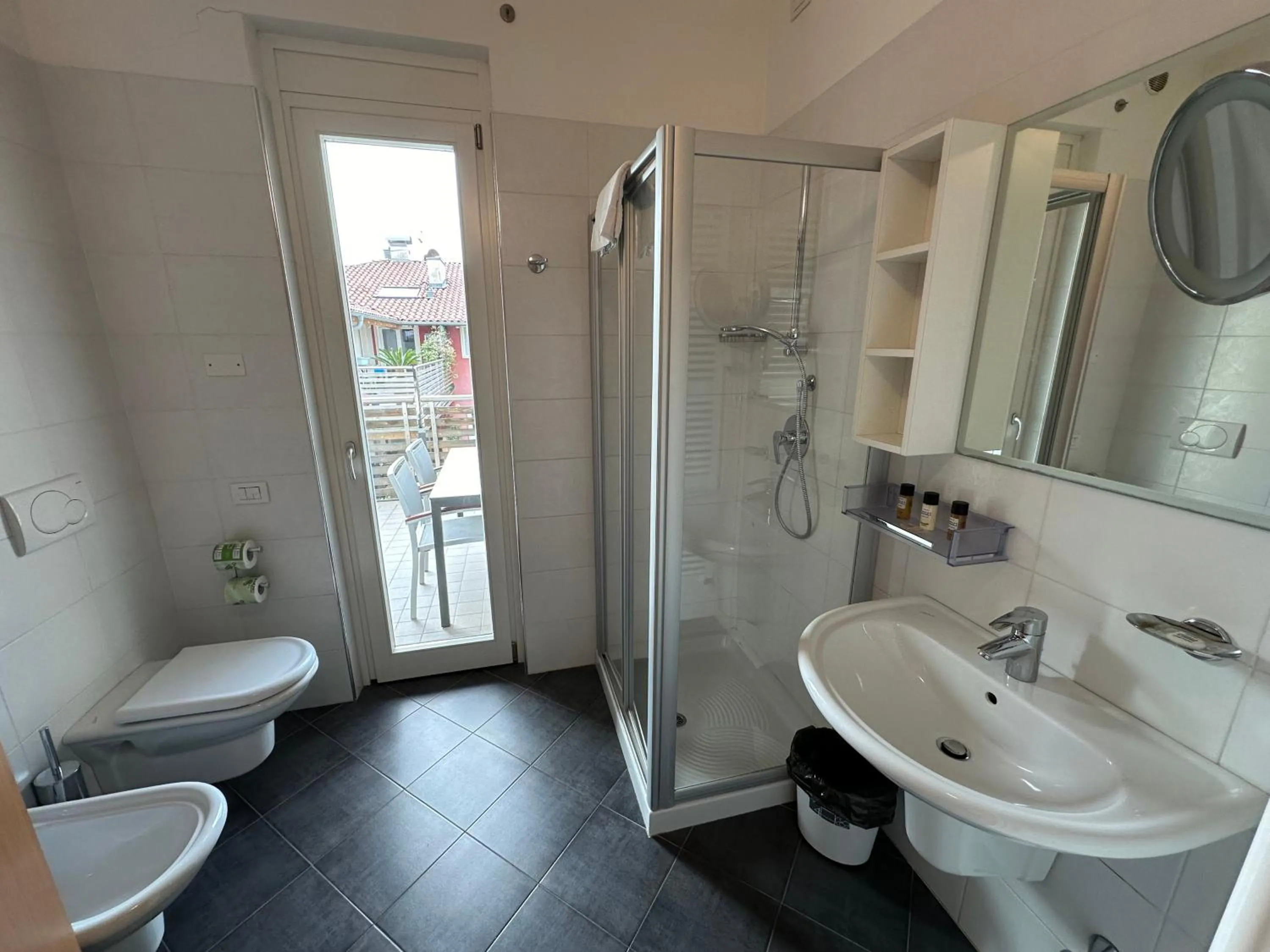 Shower in 4 Limoni Apartment Resort