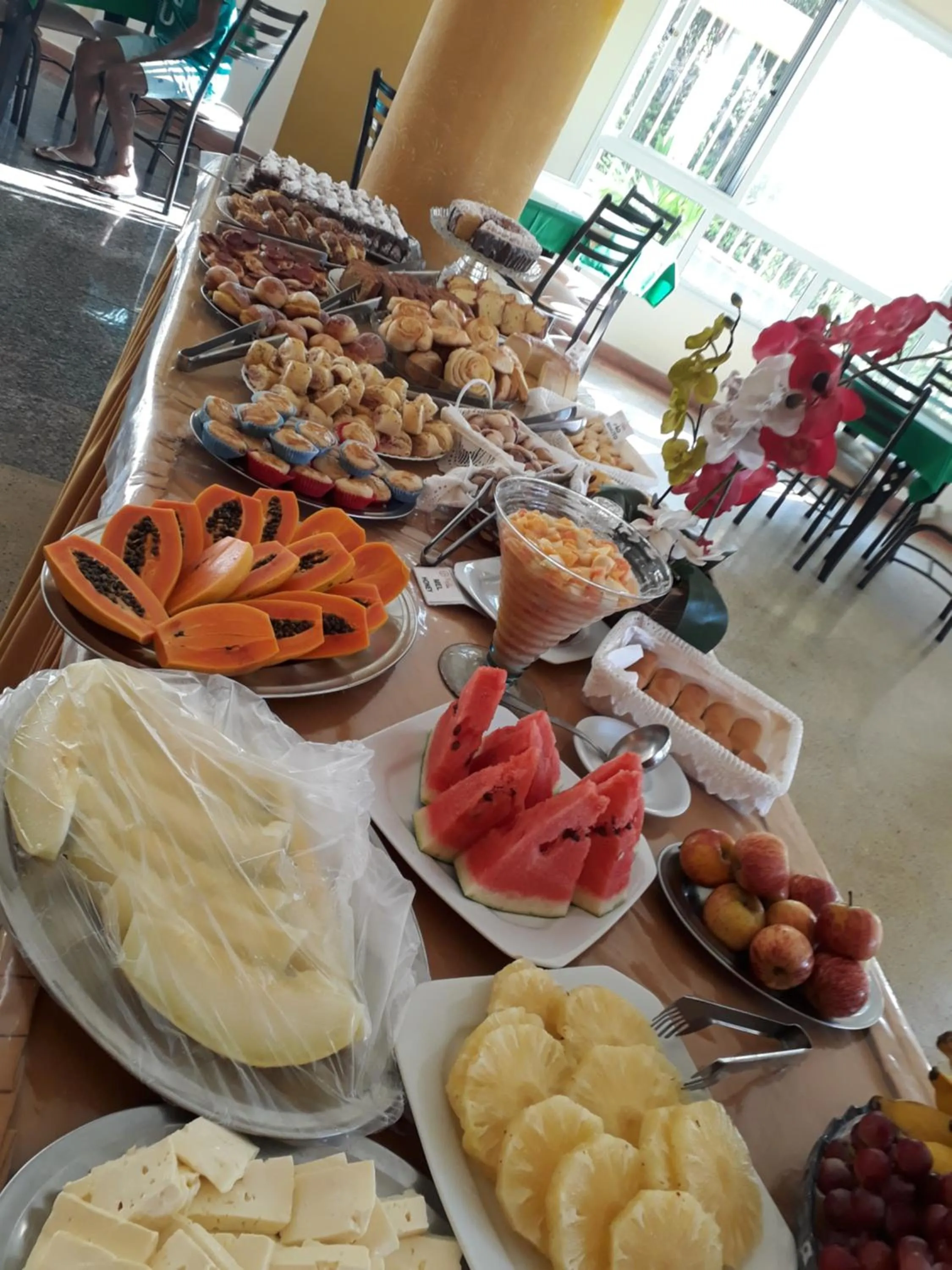 Buffet breakfast in Fragata Hotel
