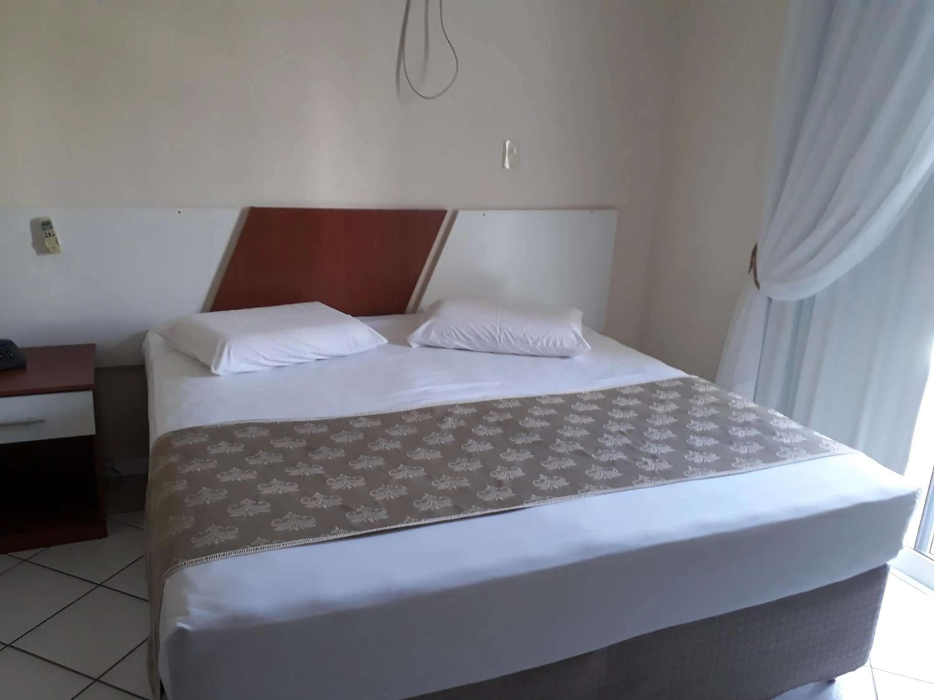Photo of the whole room, Bed in Fragata Hotel