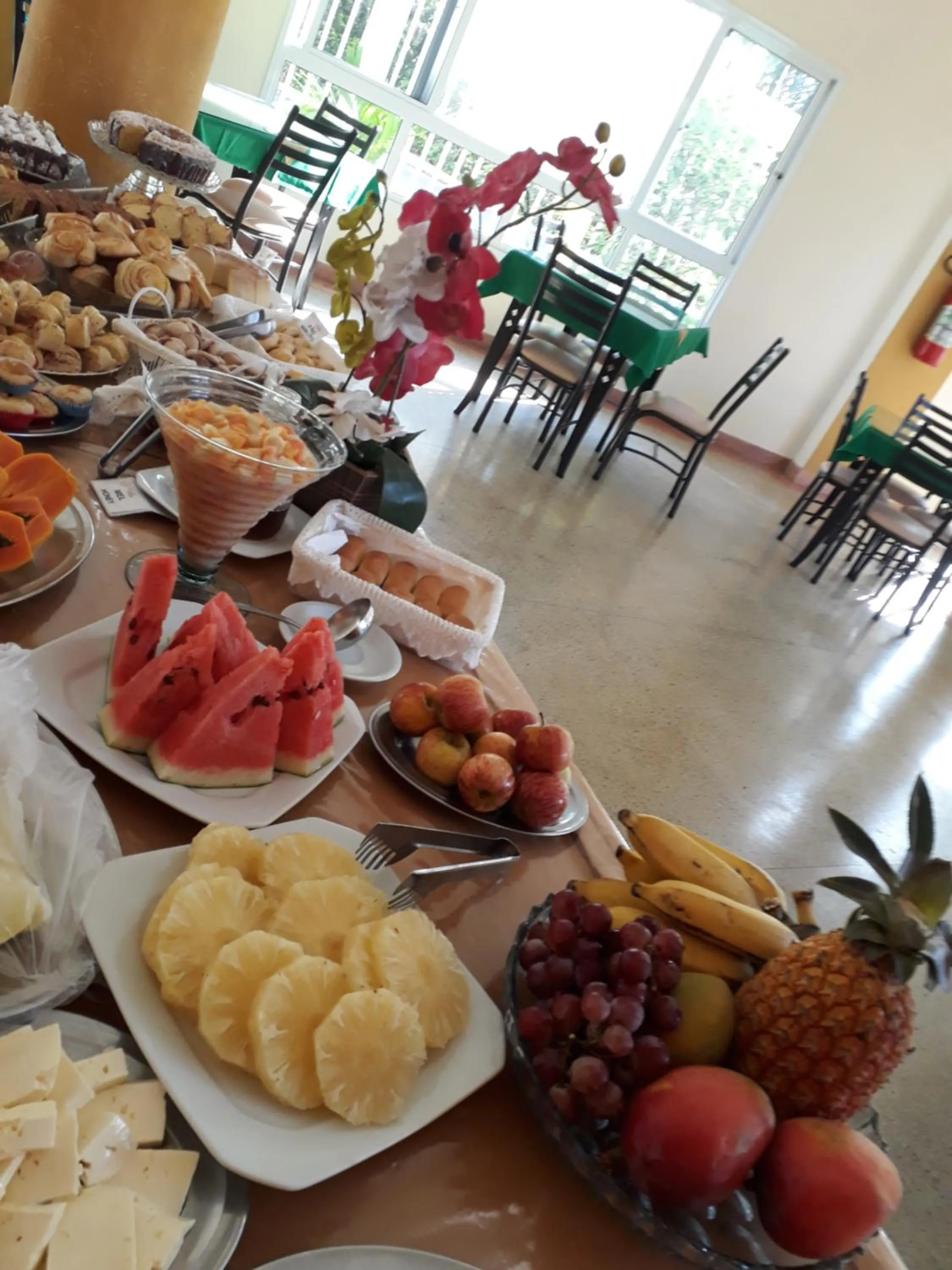 Buffet breakfast in Fragata Hotel