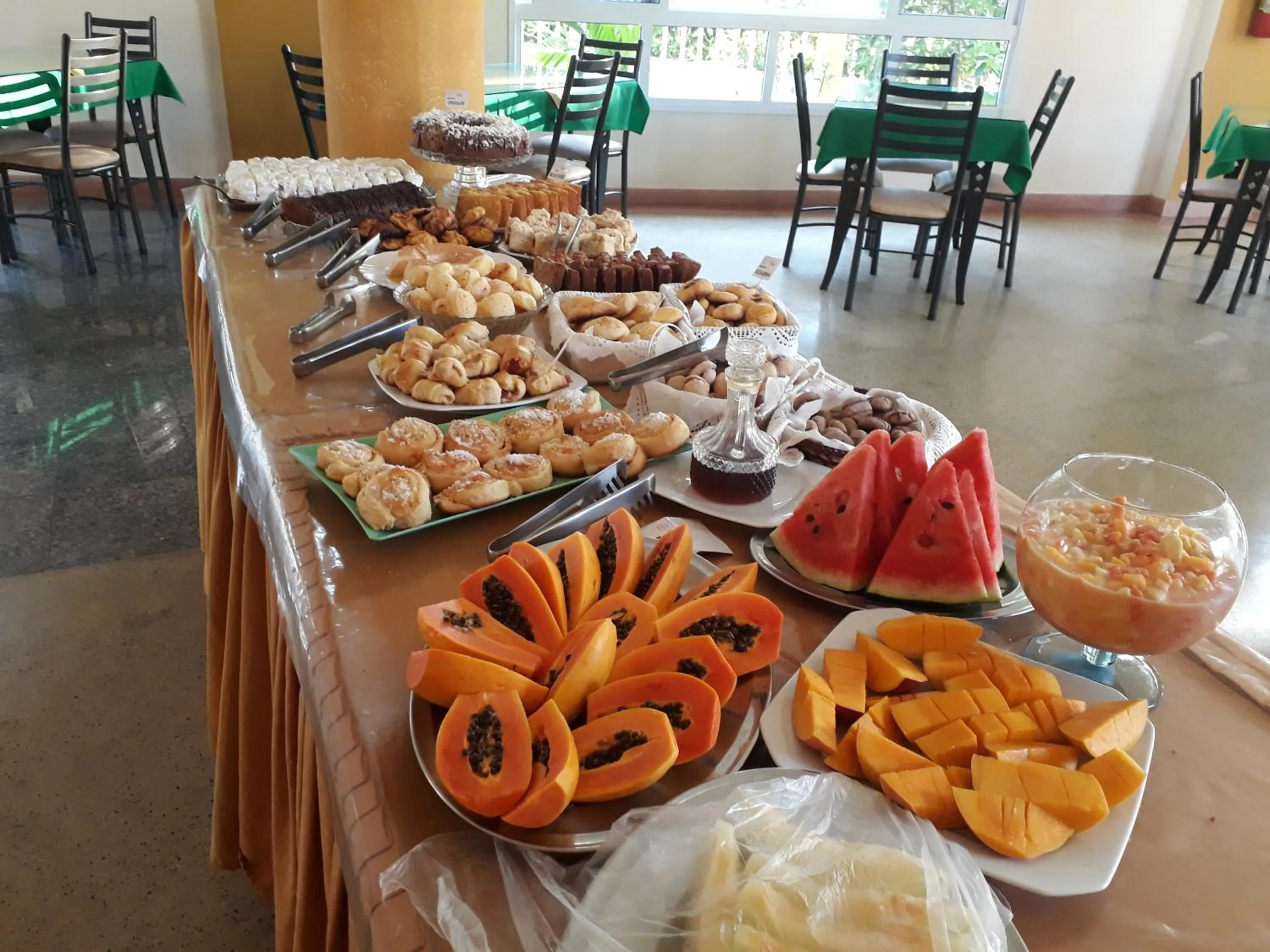 Buffet breakfast in Fragata Hotel