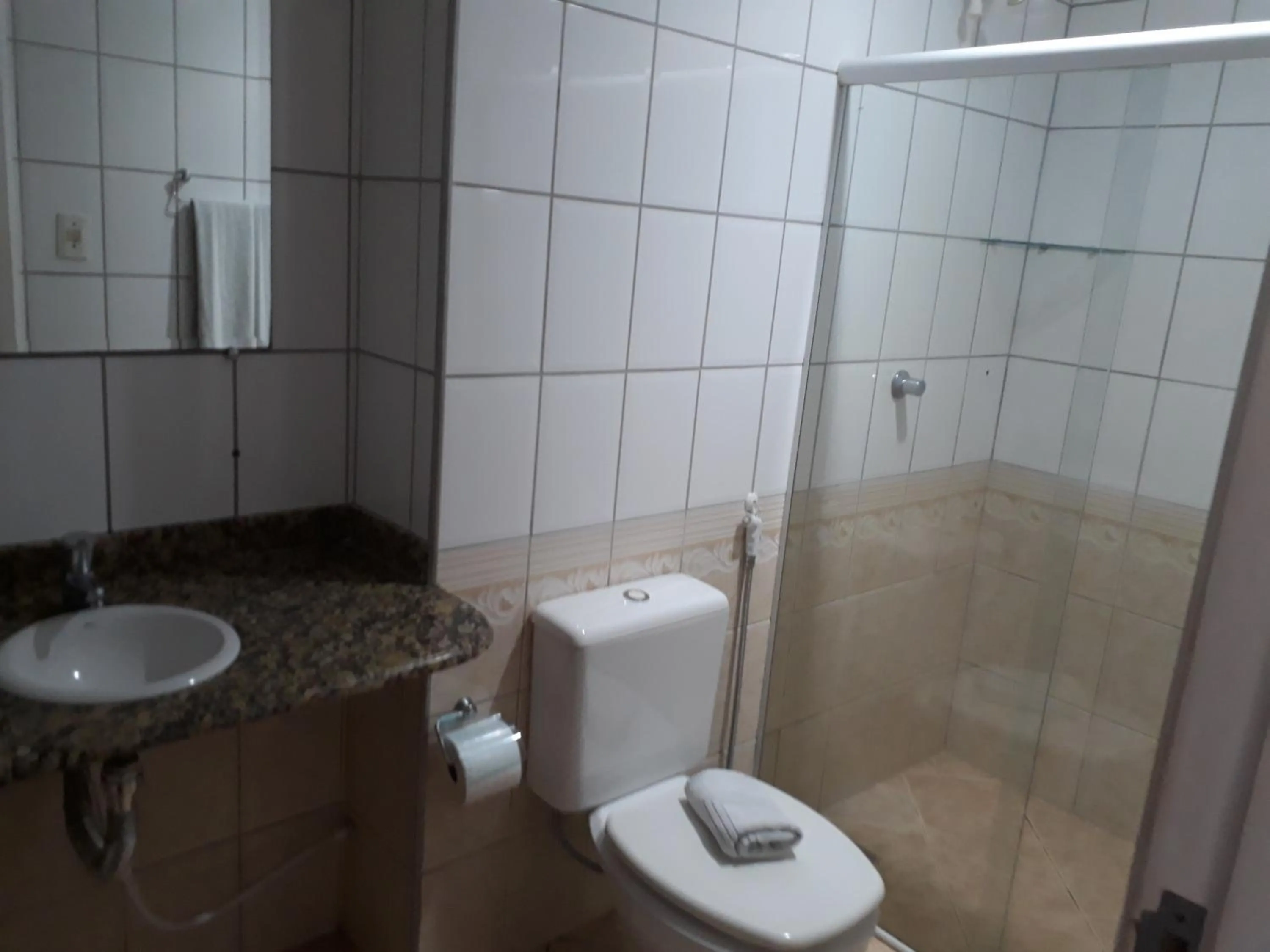 Bathroom in Fragata Hotel