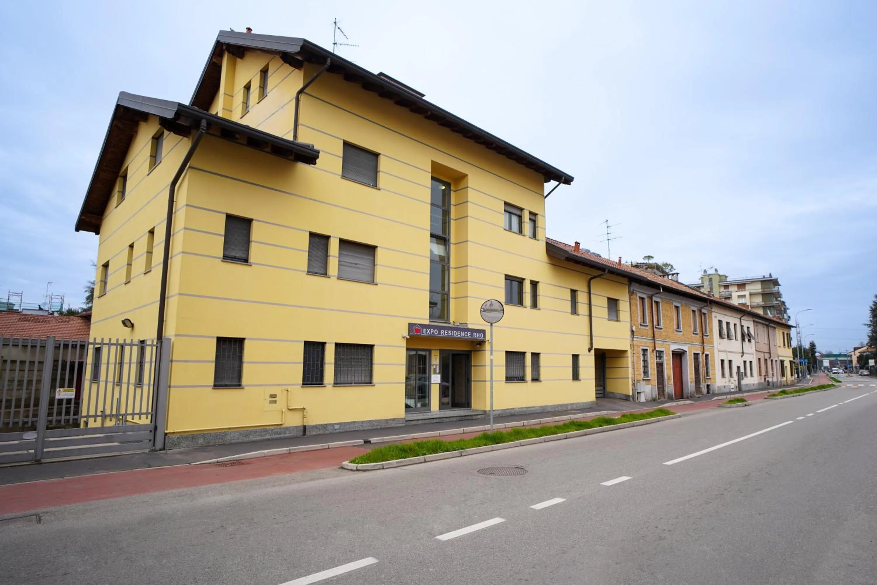 Property building in Bnbook Expo Residence Rho