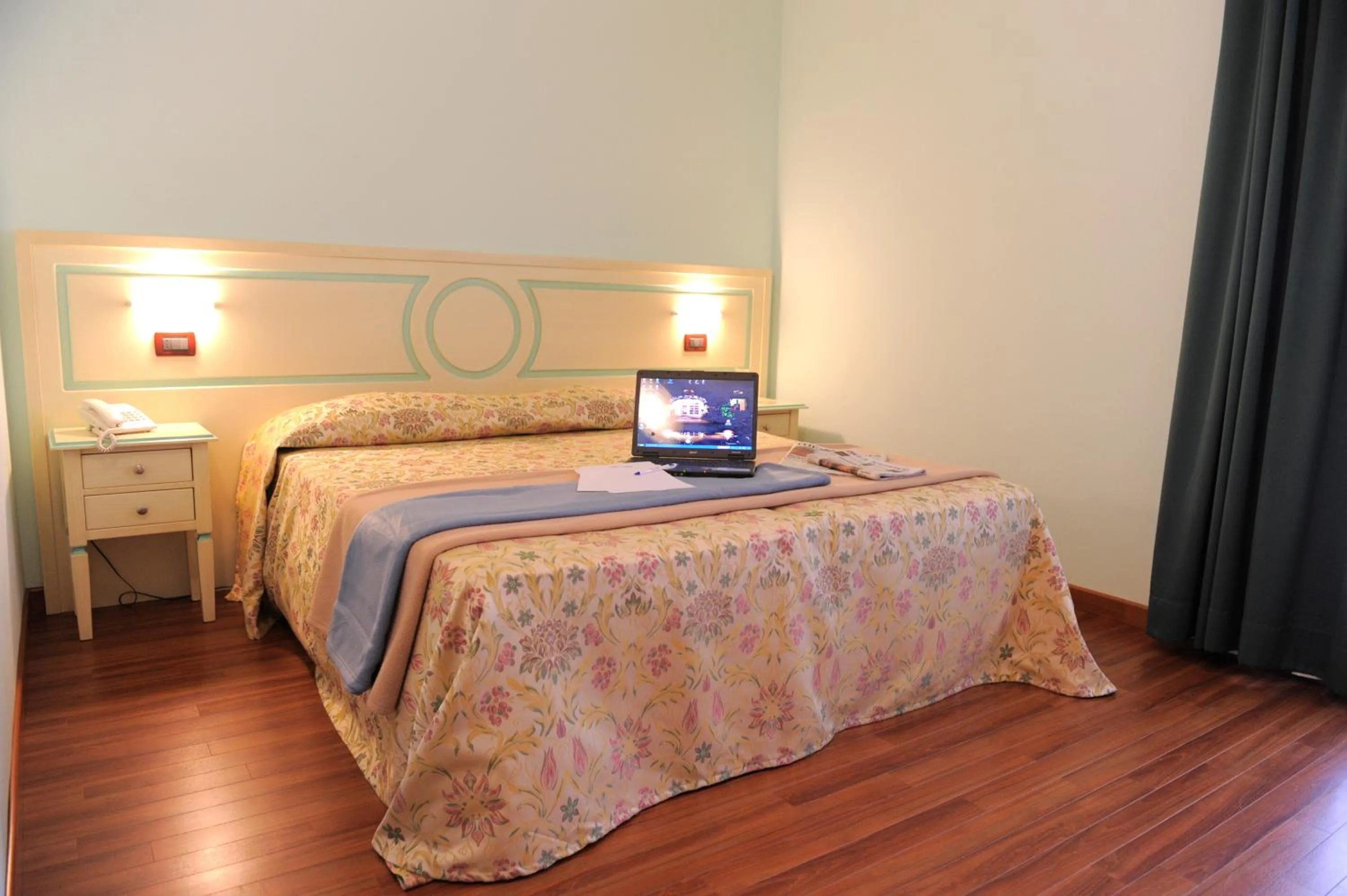 Photo of the whole room, Bed in Hotel Plazza