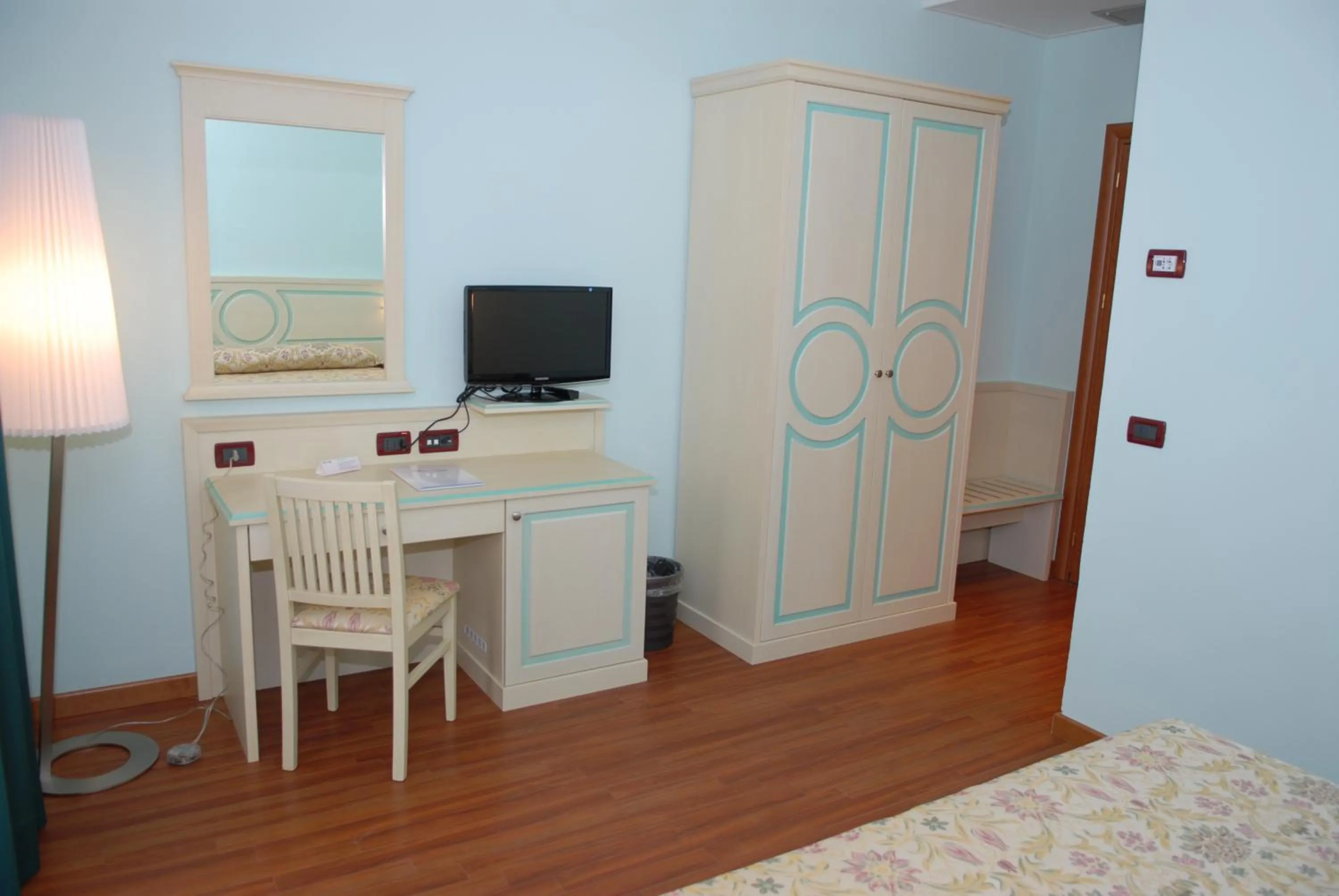 Photo of the whole room, Bed in Hotel Plazza