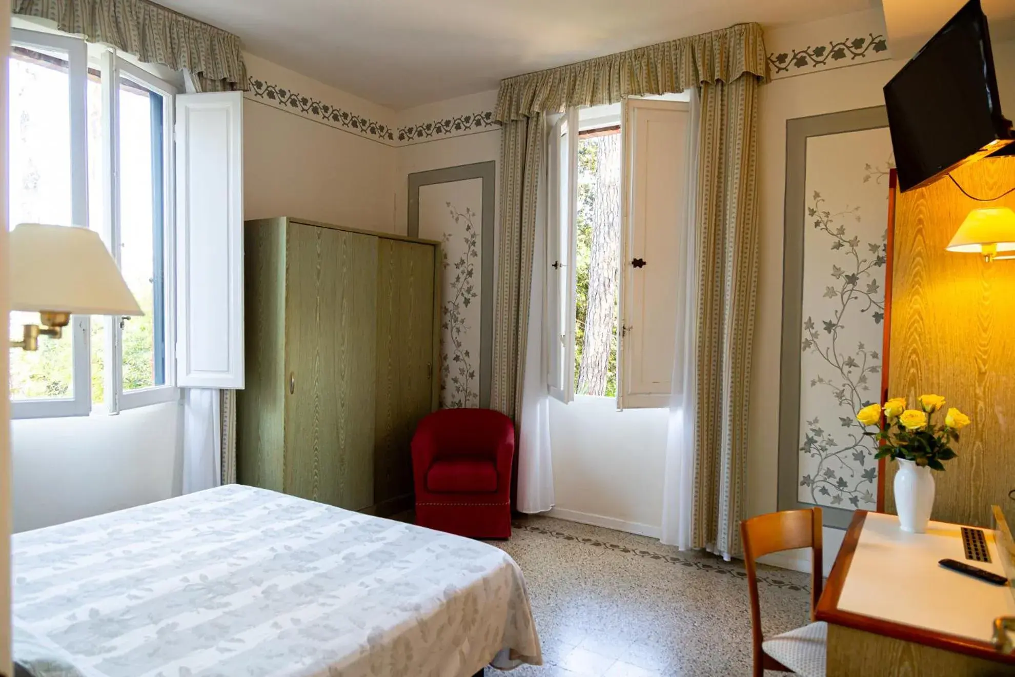 Two connecting rooms with Private Bathroom in Hotel Villa Tiziana Two connecting rooms with Private Bathroom in Hotel Villa Tiziana